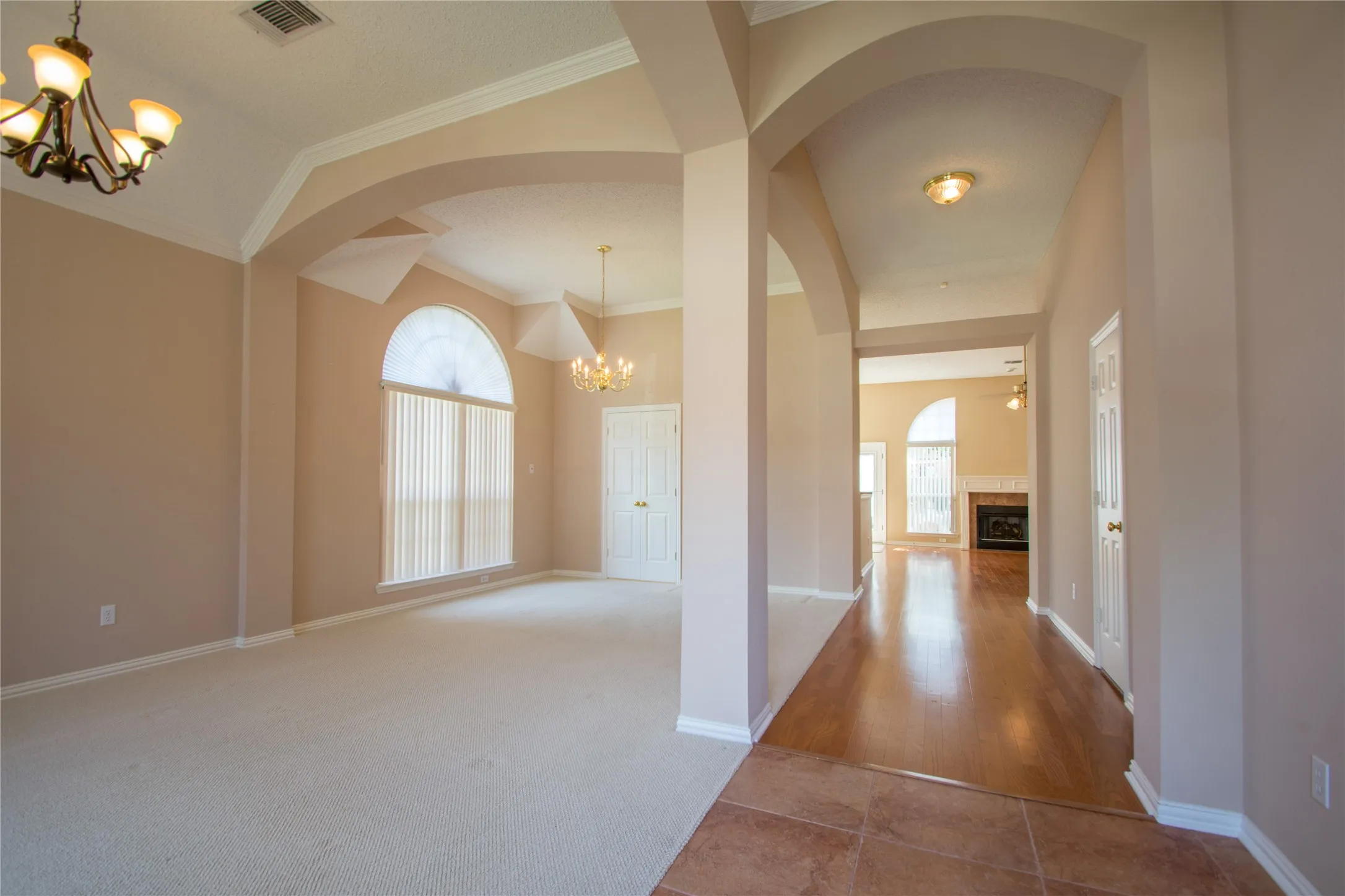 Single Family Residence For Rent in Tarrant County , 5809 Coldsworth Court, Arlington, Texas 76018, 3 Bedrooms, 2 Bathrooms, 2 Garage spaces, 1,990 Sqft, built in 1994, Preowned, Price $2,450, mls#21237761, Real Estate Agent in Arlington, Homes For Rent in Tarrant county, Homes For Rent in Arlington, Realtor in Arlington Texas, Real Estate Brokerage Independent Realty Texas, Luminita Cordes Realtor