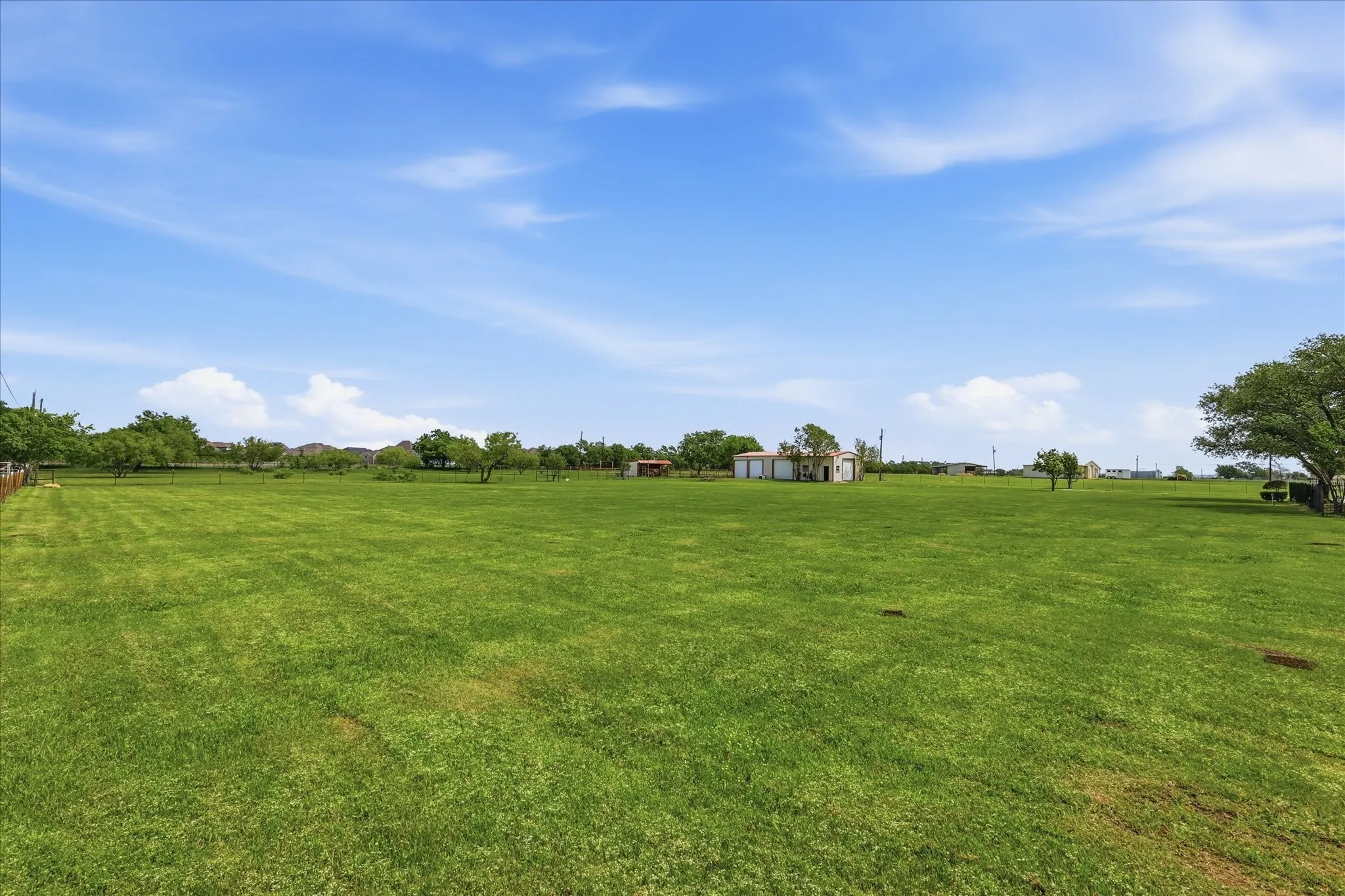 Single Family Residence For Sale in Tarrant County , 211 Bayne Road, Haslet, Texas 76052, 4 Bedroom, 3 Bathroom, 2 Garage spaces, 3,400 Sqft, built in 1985, mls#21236646, Real Estate Agent in Haslet, Homes For Sale in Tarrant county, Homes For Sale in Haslet, Realtor in Haslet Texas, Real Estate Brokerage Independent Realty Texas, Luminita Cordes Realtor
