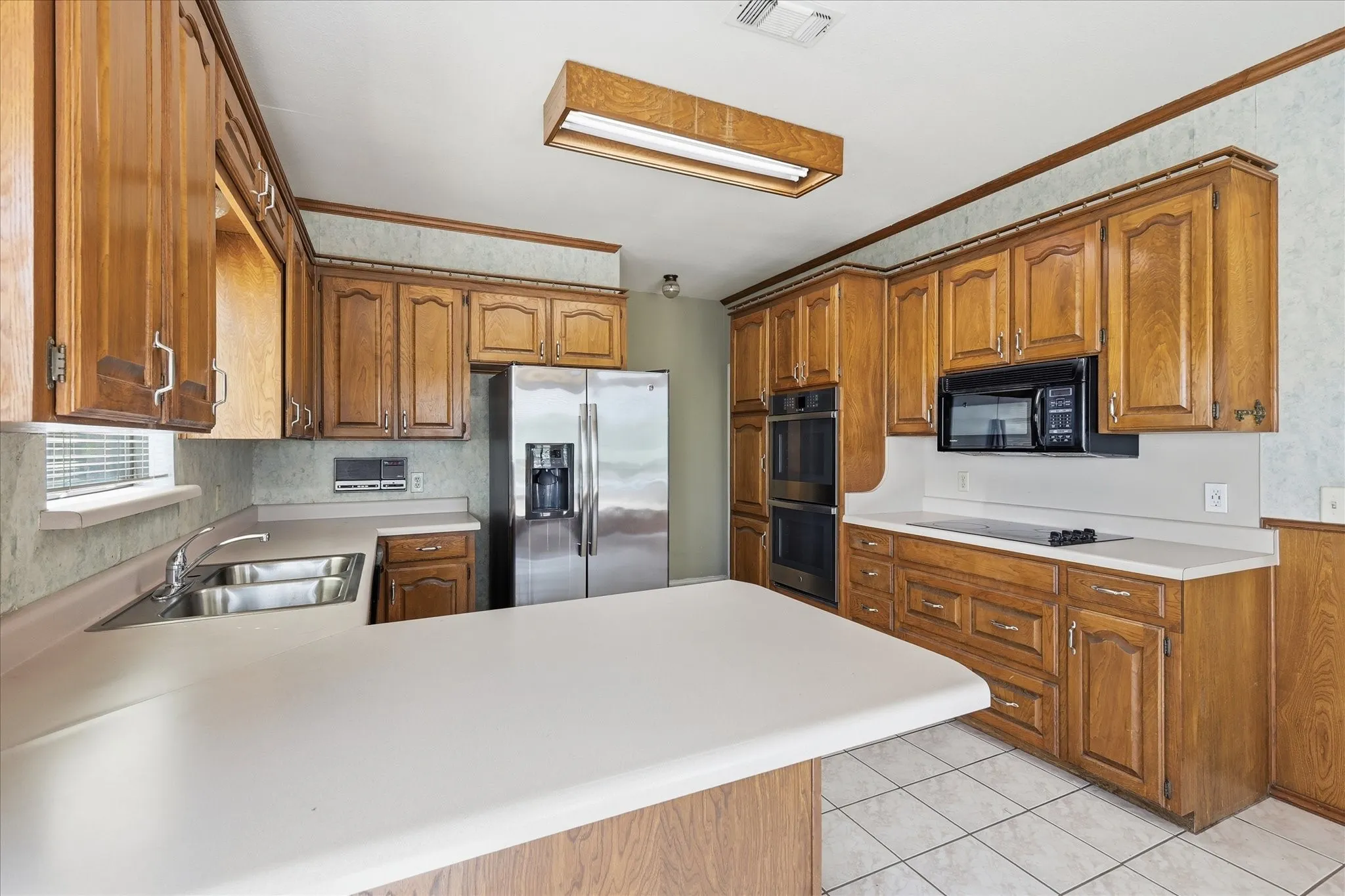 Single Family Residence For Sale in Tarrant County , 211 Bayne Road, Haslet, Texas 76052, 4 Bedroom, 3 Bathroom, 2 Garage spaces, 3,400 Sqft, built in 1985, mls#21236646, Real Estate Agent in Haslet, Homes For Sale in Tarrant county, Homes For Sale in Haslet, Realtor in Haslet Texas, Real Estate Brokerage Independent Realty Texas, Luminita Cordes Realtor