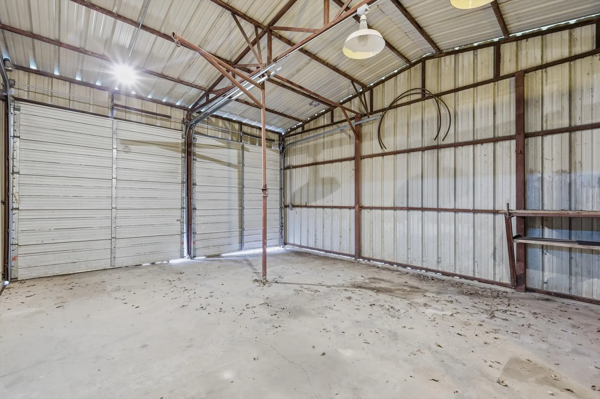 Single Family Residence For Sale in Tarrant County , 211 Bayne Road, Haslet, Texas 76052, 4 Bedroom, 3 Bathroom, 2 Garage spaces, 3,400 Sqft, built in 1985, mls#21236646, Real Estate Agent in Haslet, Homes For Sale in Tarrant county, Homes For Sale in Haslet, Realtor in Haslet Texas, Real Estate Brokerage Independent Realty Texas, Luminita Cordes Realtor