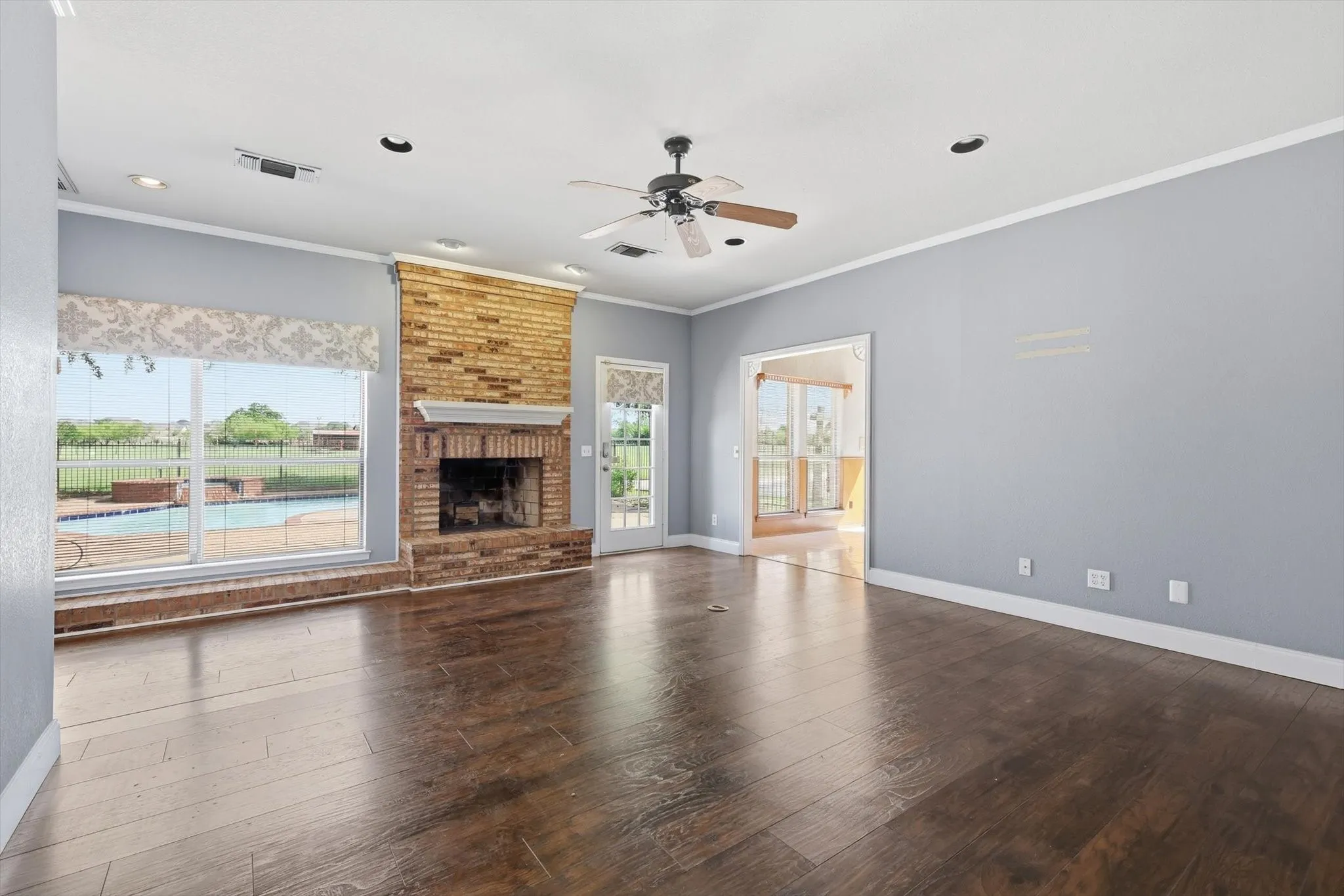 Single Family Residence For Sale in Tarrant County , 211 Bayne Road, Haslet, Texas 76052, 4 Bedroom, 3 Bathroom, 2 Garage spaces, 3,400 Sqft, built in 1985, mls#21236646, Real Estate Agent in Haslet, Homes For Sale in Tarrant county, Homes For Sale in Haslet, Realtor in Haslet Texas, Real Estate Brokerage Independent Realty Texas, Luminita Cordes Realtor