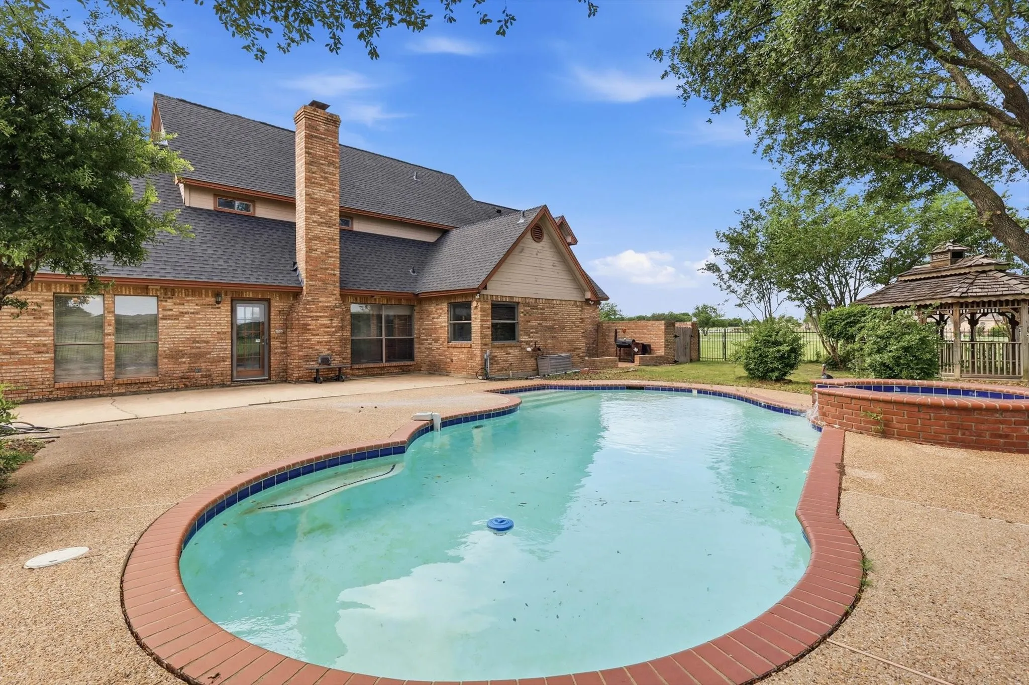 Single Family Residence For Sale in Tarrant County , 211 Bayne Road, Haslet, Texas 76052, 4 Bedroom, 3 Bathroom, 2 Garage spaces, 3,400 Sqft, built in 1985, mls#21236646, Real Estate Agent in Haslet, Homes For Sale in Tarrant county, Homes For Sale in Haslet, Realtor in Haslet Texas, Real Estate Brokerage Independent Realty Texas, Luminita Cordes Realtor