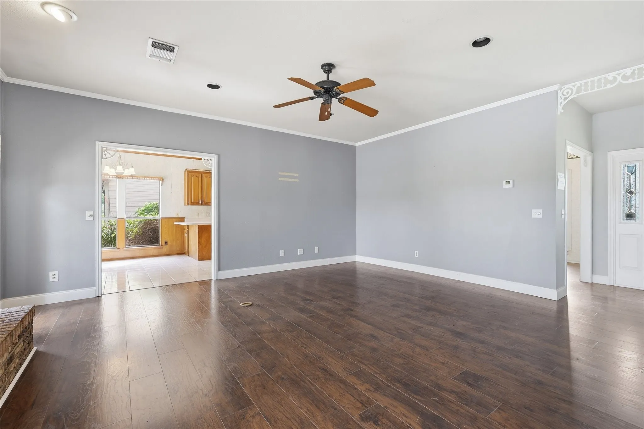 Single Family Residence For Sale in Tarrant County , 211 Bayne Road, Haslet, Texas 76052, 4 Bedroom, 3 Bathroom, 2 Garage spaces, 3,400 Sqft, built in 1985, mls#21236646, Real Estate Agent in Haslet, Homes For Sale in Tarrant county, Homes For Sale in Haslet, Realtor in Haslet Texas, Real Estate Brokerage Independent Realty Texas, Luminita Cordes Realtor