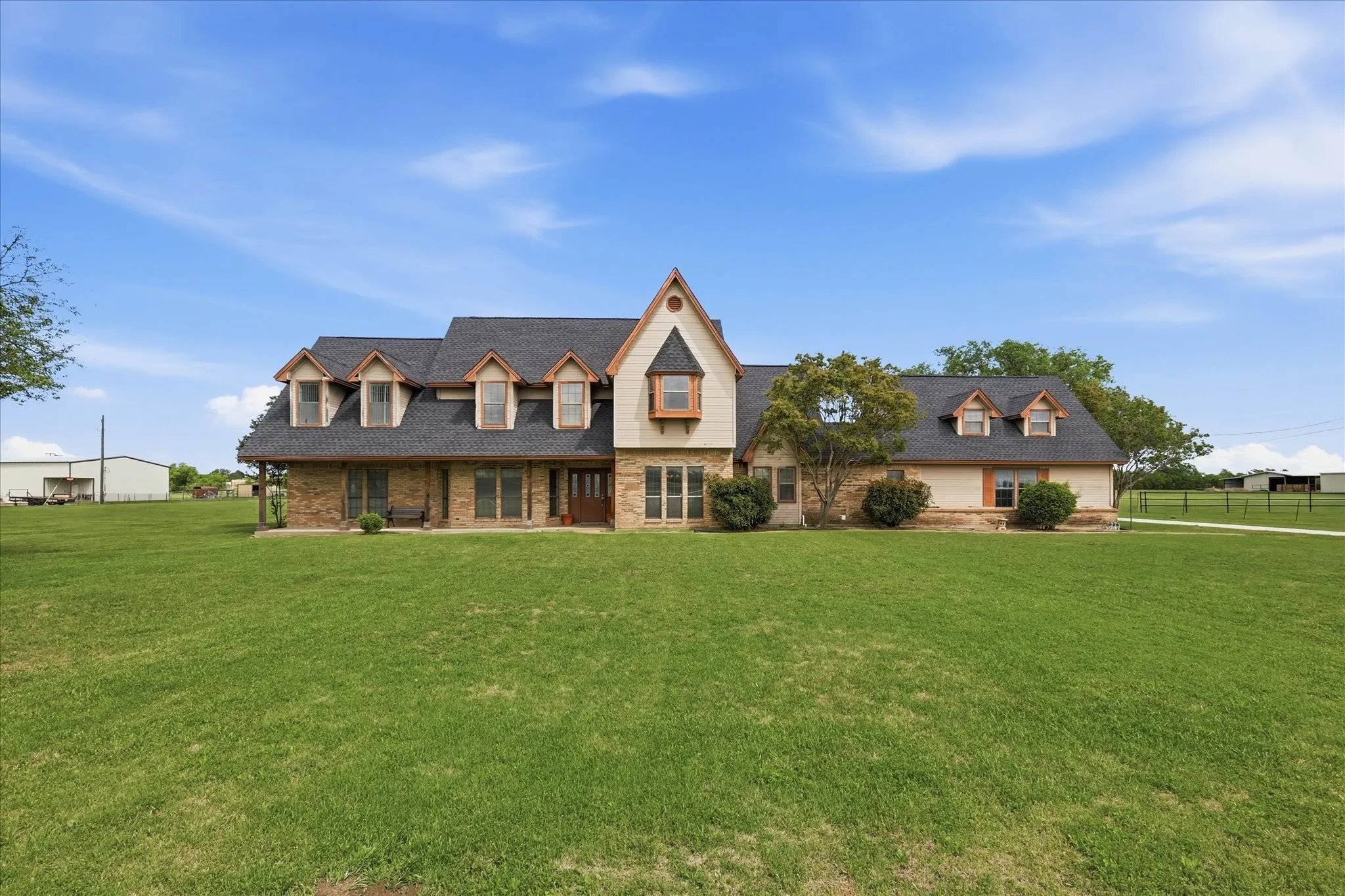 Single Family Residence For Sale in Tarrant County , 211 Bayne Road, Haslet, Texas 76052, 4 Bedroom, 3 Bathroom, 2 Garage spaces, 3,400 Sqft, built in 1985, mls#21236646, Real Estate Agent in Haslet, Homes For Sale in Tarrant county, Homes For Sale in Haslet, Realtor in Haslet Texas, Real Estate Brokerage Independent Realty Texas, Luminita Cordes Realtor