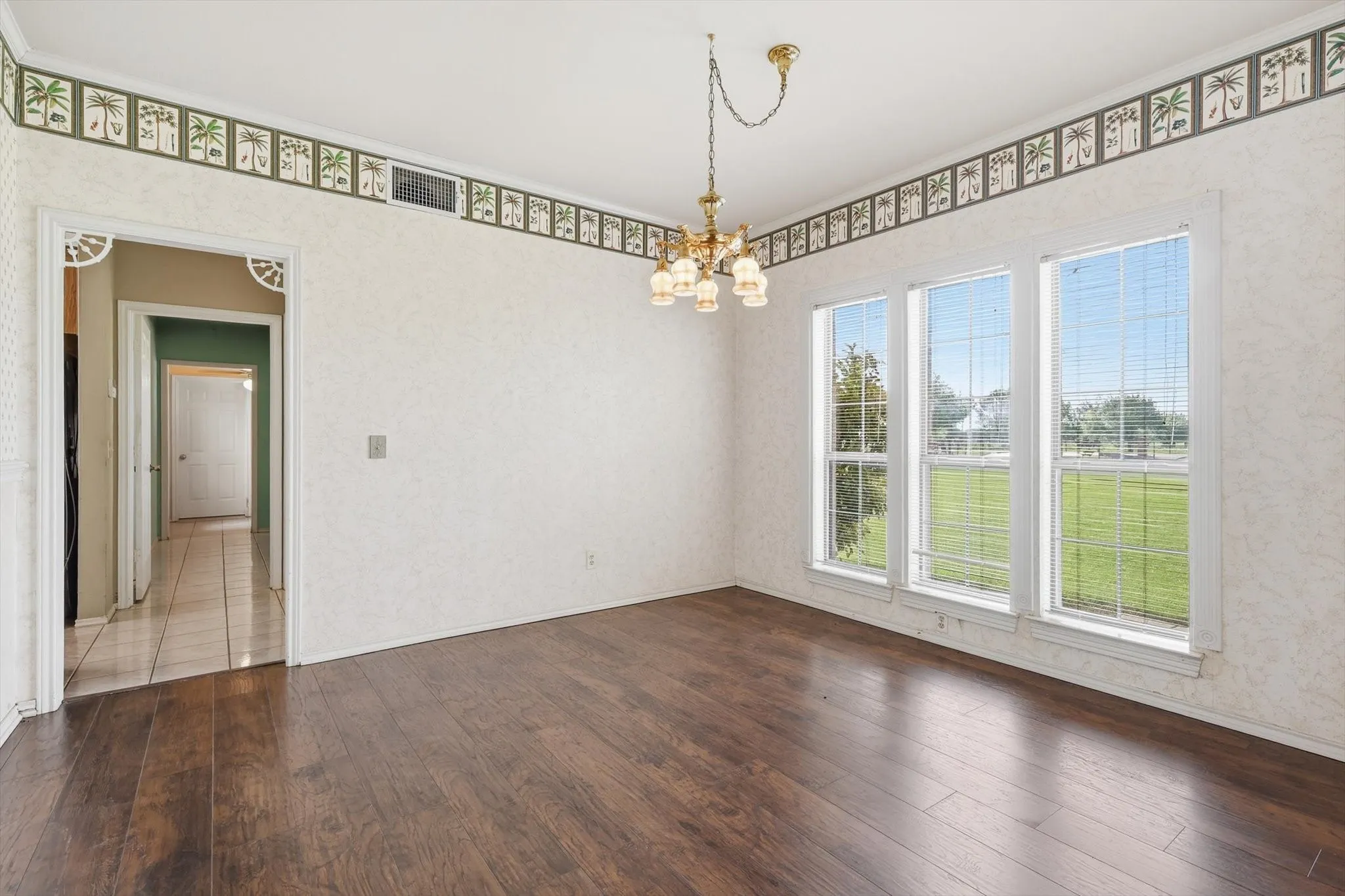 Single Family Residence For Sale in Tarrant County , 211 Bayne Road, Haslet, Texas 76052, 4 Bedroom, 3 Bathroom, 2 Garage spaces, 3,400 Sqft, built in 1985, mls#21236646, Real Estate Agent in Haslet, Homes For Sale in Tarrant county, Homes For Sale in Haslet, Realtor in Haslet Texas, Real Estate Brokerage Independent Realty Texas, Luminita Cordes Realtor