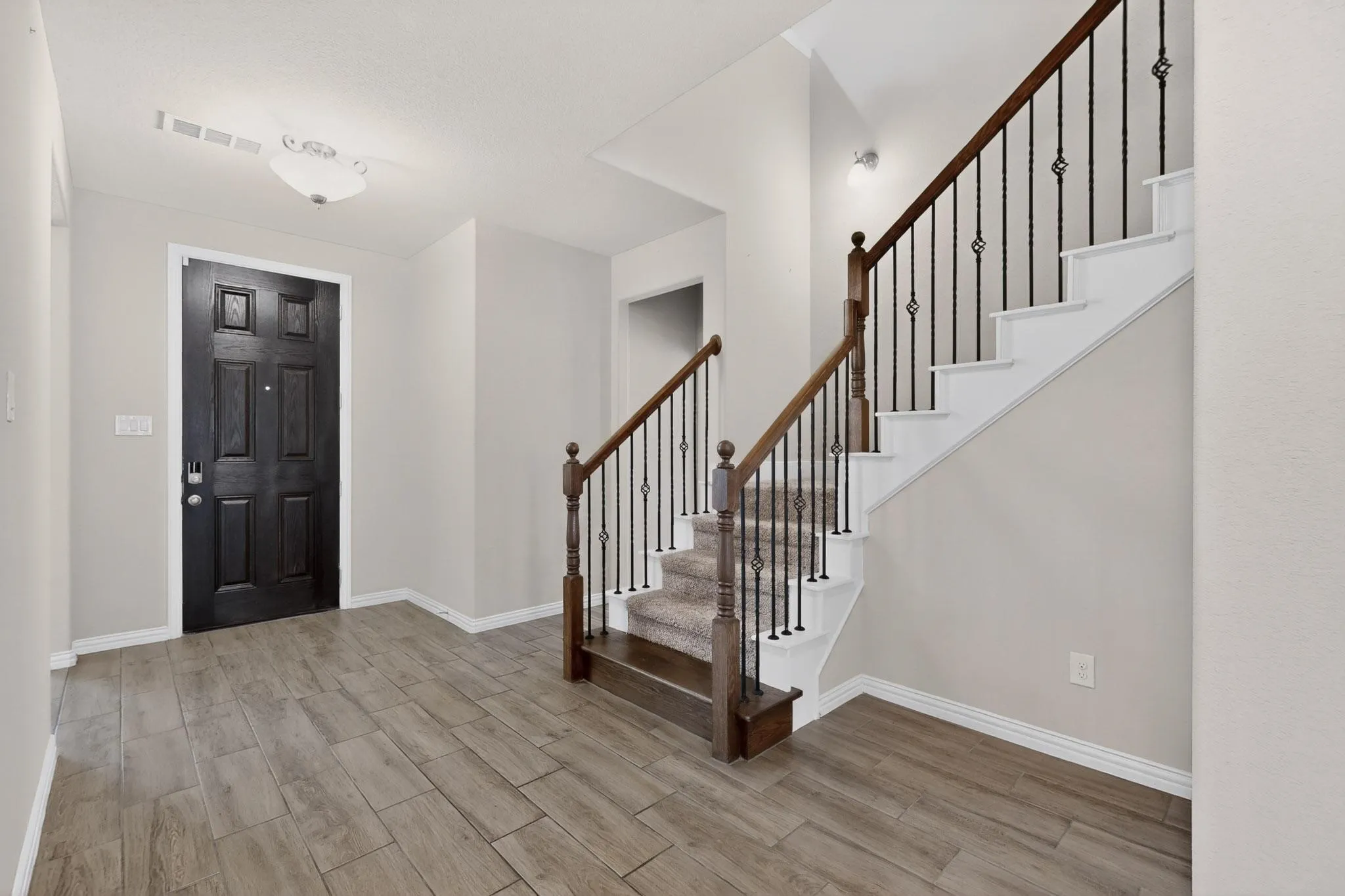 Single Family Residence For Sale in Ellis County , 73 River Oaks Boulevard, Waxahachie, Texas 75165, 4 Bedroom, 3 Bathroom, 2 Garage spaces, 3,005 Sqft, built in 2021, Preowned, mls#21234561, Real Estate Agent in Waxahachie, Homes For Sale in Ellis county, Homes For Sale in Waxahachie, Realtor in Waxahachie Texas, Real Estate Brokerage Independent Realty Texas, Luminita Cordes Realtor