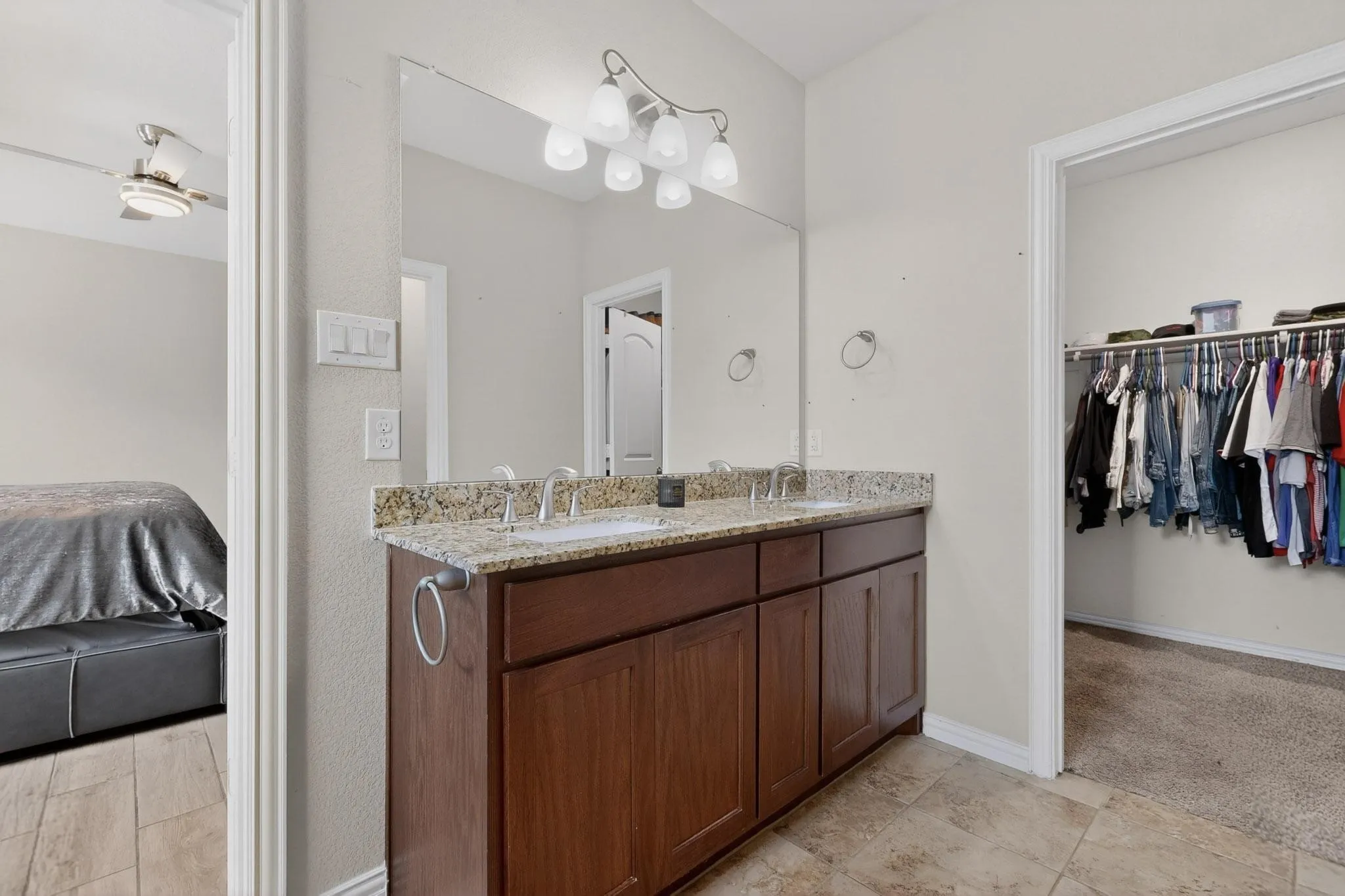 Single Family Residence For Sale in Ellis County , 73 River Oaks Boulevard, Waxahachie, Texas 75165, 4 Bedroom, 3 Bathroom, 2 Garage spaces, 3,005 Sqft, built in 2021, Preowned, mls#21234561, Real Estate Agent in Waxahachie, Homes For Sale in Ellis county, Homes For Sale in Waxahachie, Realtor in Waxahachie Texas, Real Estate Brokerage Independent Realty Texas, Luminita Cordes Realtor