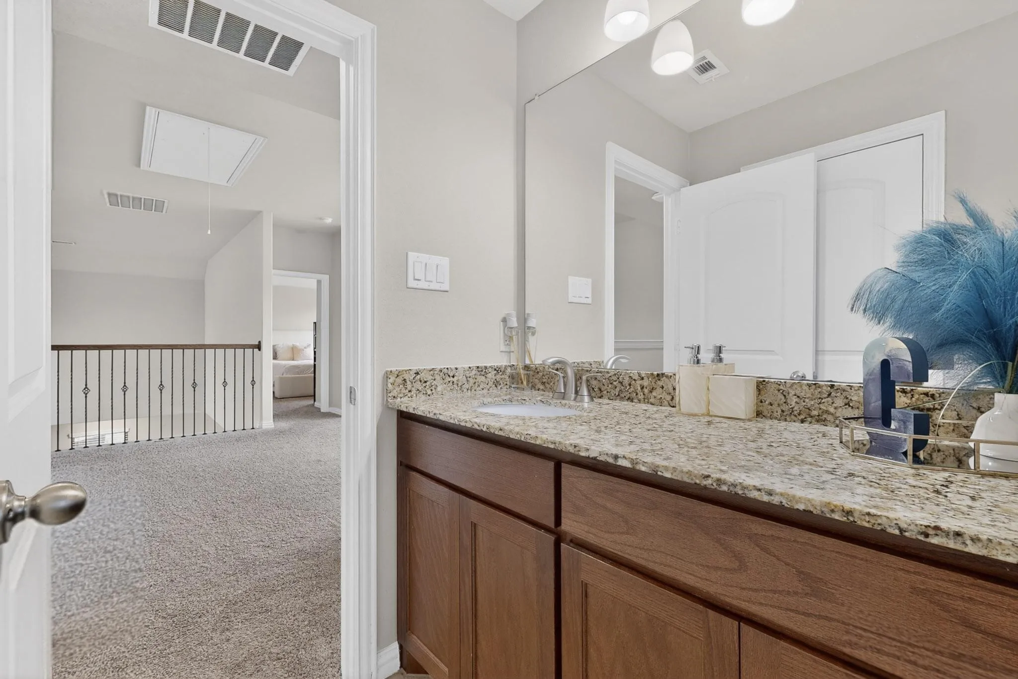 Single Family Residence For Sale in Ellis County , 73 River Oaks Boulevard, Waxahachie, Texas 75165, 4 Bedroom, 3 Bathroom, 2 Garage spaces, 3,005 Sqft, built in 2021, Preowned, mls#21234561, Real Estate Agent in Waxahachie, Homes For Sale in Ellis county, Homes For Sale in Waxahachie, Realtor in Waxahachie Texas, Real Estate Brokerage Independent Realty Texas, Luminita Cordes Realtor