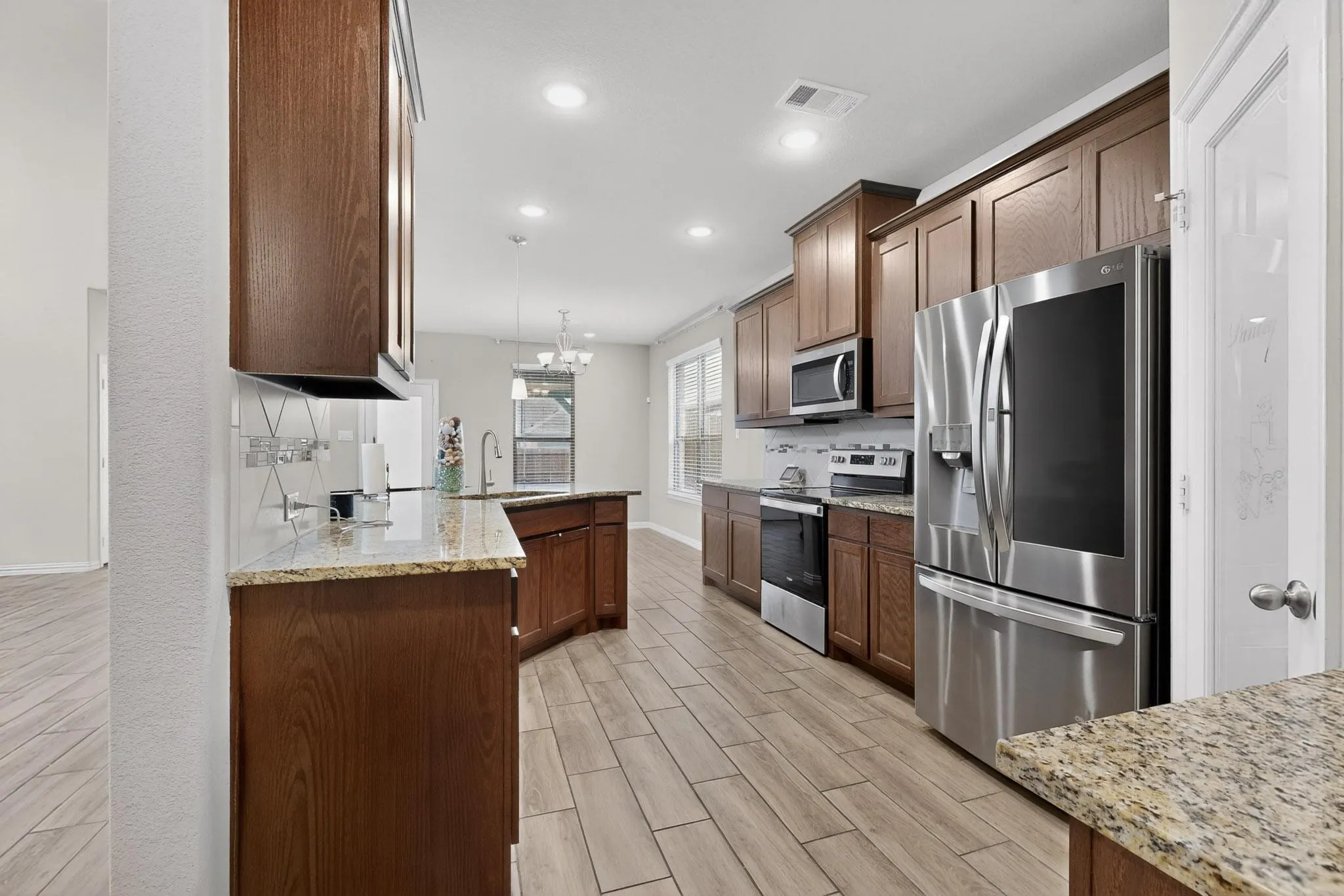 Single Family Residence For Sale in Ellis County , 73 River Oaks Boulevard, Waxahachie, Texas 75165, 4 Bedroom, 3 Bathroom, 2 Garage spaces, 3,005 Sqft, built in 2021, Preowned, mls#21234561, Real Estate Agent in Waxahachie, Homes For Sale in Ellis county, Homes For Sale in Waxahachie, Realtor in Waxahachie Texas, Real Estate Brokerage Independent Realty Texas, Luminita Cordes Realtor