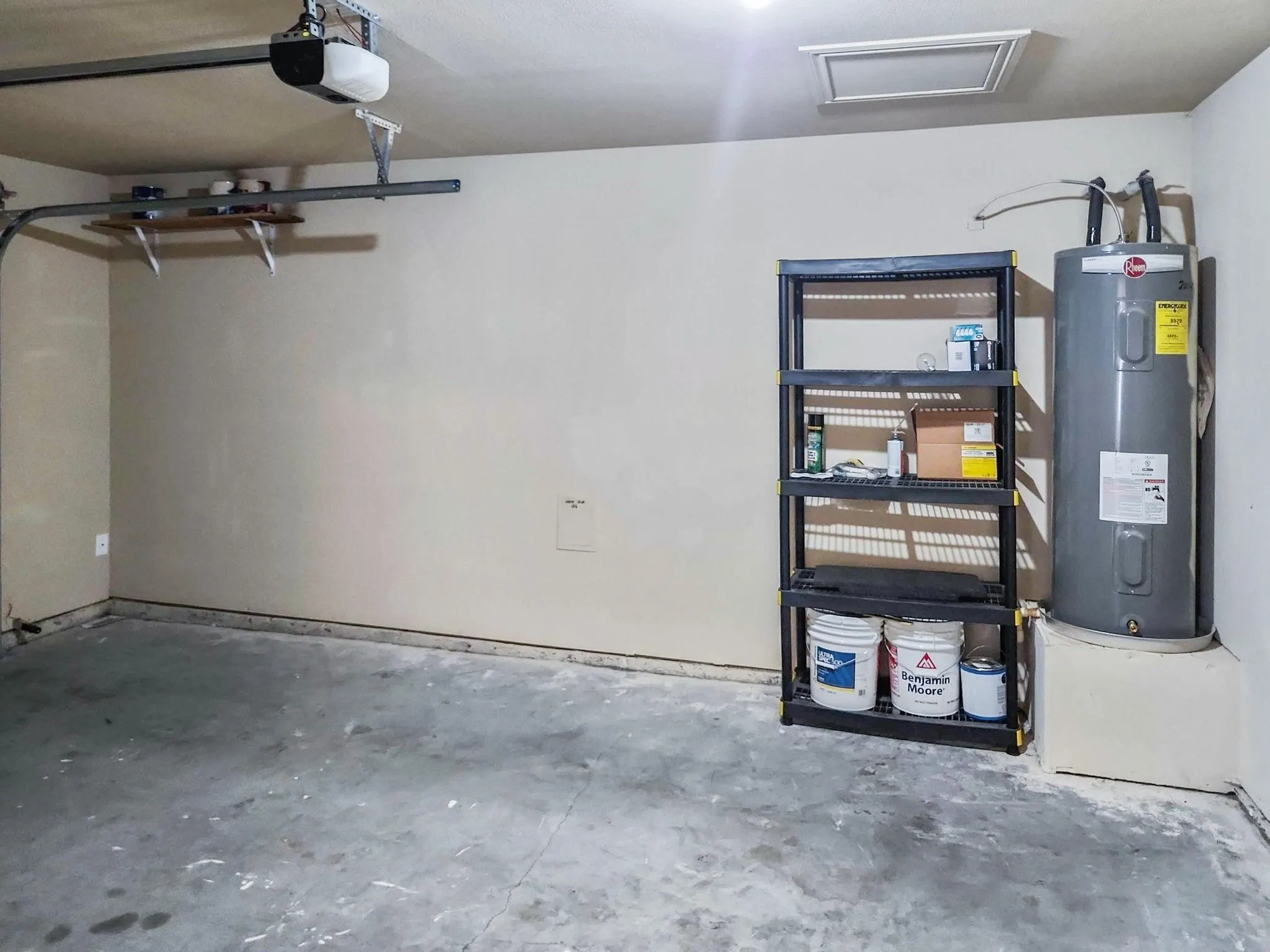 One car garage - Unit 821