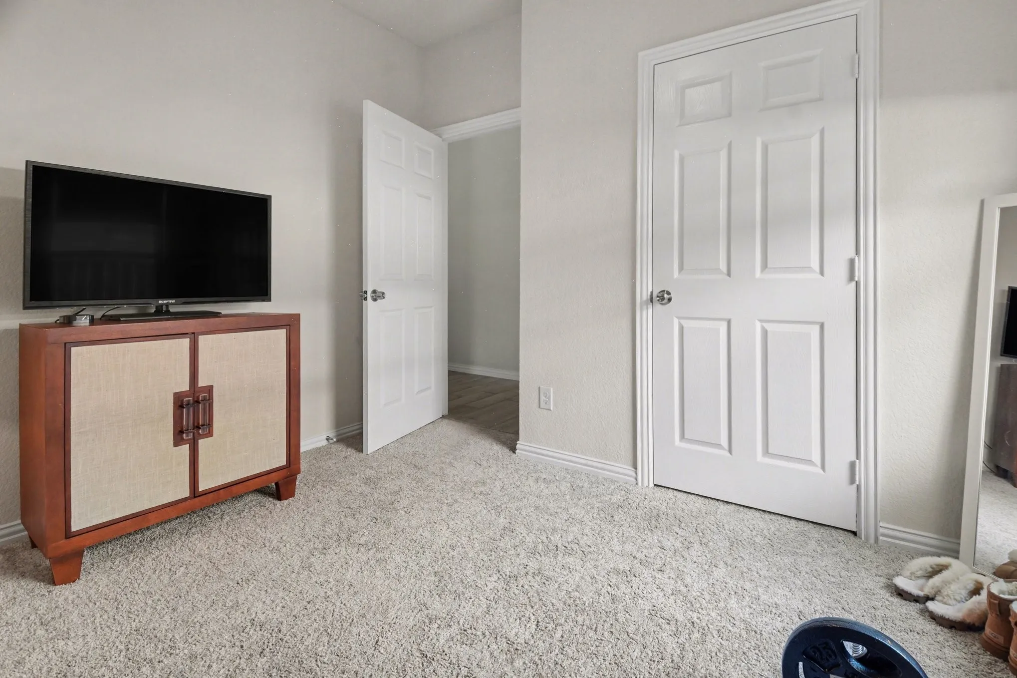 Single Family Residence For Sale in Dallas County , 8903 Eden Valley Lane, Dallas, Texas 75217, 3 Bedroom, 2 Bathroom, 2 Garage spaces, 1,536 Sqft, built in 2022, Preowned, mls#21237787, Real Estate Agent in Dallas, Homes For Sale in Dallas county, Homes For Sale in Dallas, Realtor in Dallas Texas, Real Estate Brokerage Independent Realty Texas, Luminita Cordes Realtor