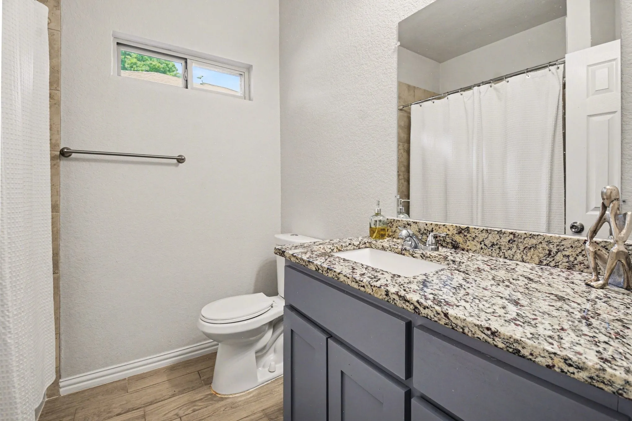Single Family Residence For Sale in Dallas County , 8903 Eden Valley Lane, Dallas, Texas 75217, 3 Bedroom, 2 Bathroom, 2 Garage spaces, 1,536 Sqft, built in 2022, Preowned, mls#21237787, Real Estate Agent in Dallas, Homes For Sale in Dallas county, Homes For Sale in Dallas, Realtor in Dallas Texas, Real Estate Brokerage Independent Realty Texas, Luminita Cordes Realtor