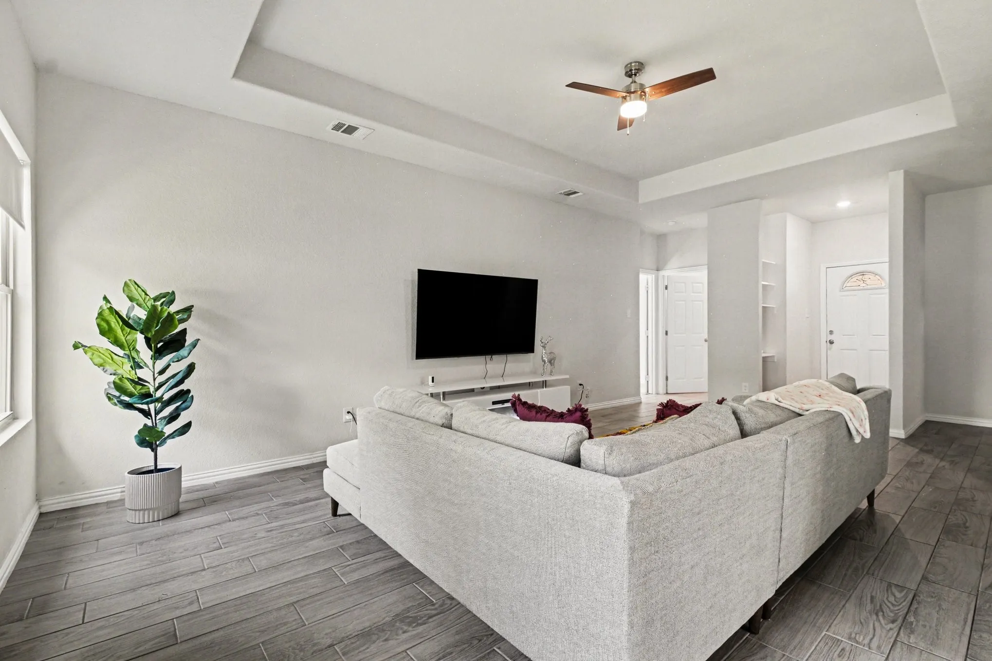 Single Family Residence For Sale in Dallas County , 8903 Eden Valley Lane, Dallas, Texas 75217, 3 Bedroom, 2 Bathroom, 2 Garage spaces, 1,536 Sqft, built in 2022, Preowned, mls#21237787, Real Estate Agent in Dallas, Homes For Sale in Dallas county, Homes For Sale in Dallas, Realtor in Dallas Texas, Real Estate Brokerage Independent Realty Texas, Luminita Cordes Realtor