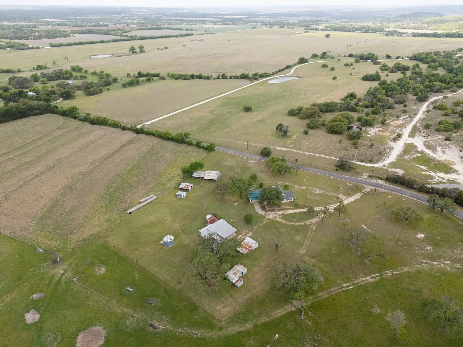 Single Family Residence For Sale in Bosque County , 589 County Road 4150, Clifton, Texas 76634, 3 Bedroom, 3 Bathroom, 2 Garage spaces, 2,244 Sqft, built in 1945, mls#21237805, Real Estate Agent in Clifton, Homes For Sale in Bosque county, Homes For Sale in Clifton, Realtor in Clifton Texas, Real Estate Brokerage Independent Realty Texas, Luminita Cordes Realtor