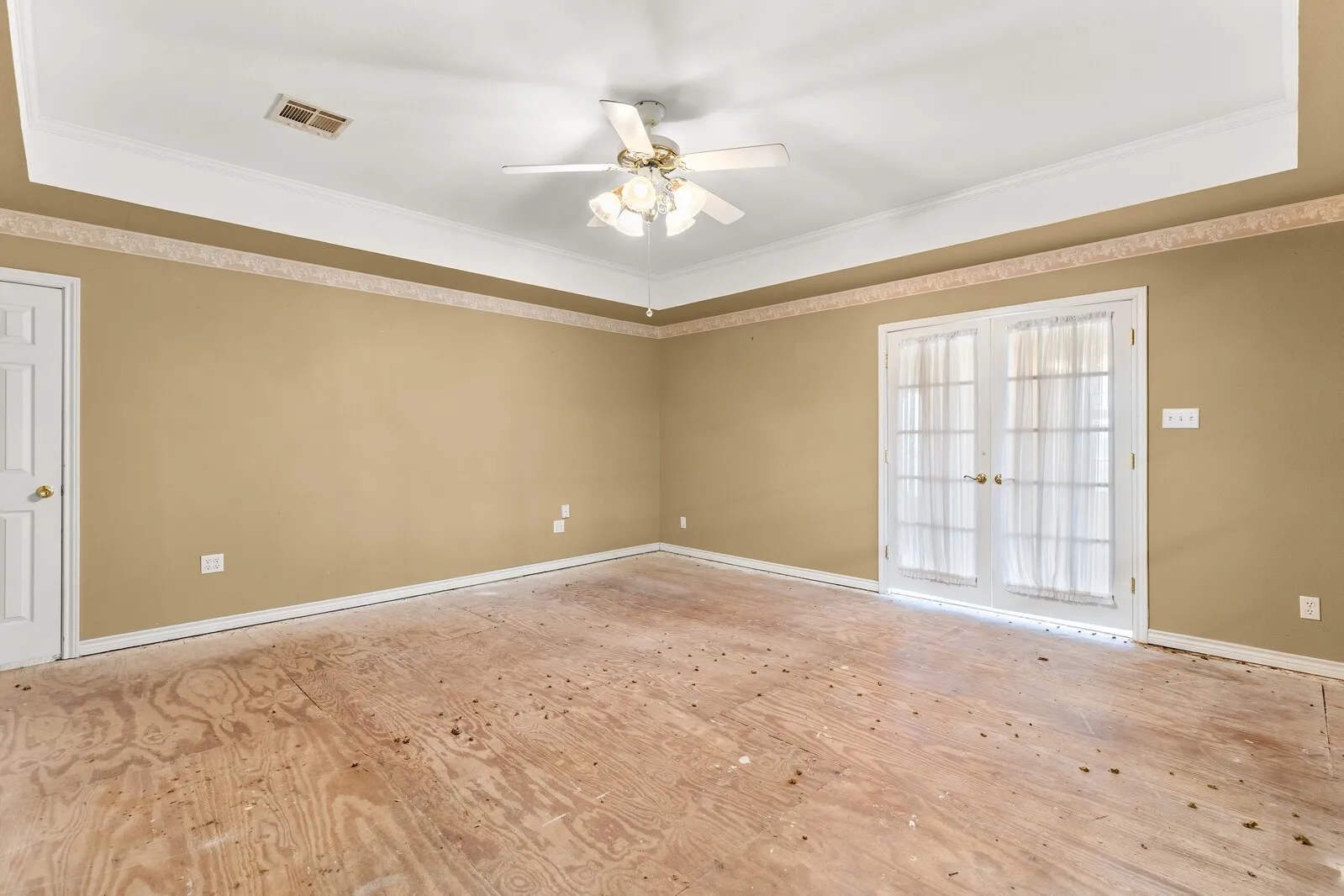 Single Family Residence For Sale in Bosque County , 589 County Road 4150, Clifton, Texas 76634, 3 Bedroom, 3 Bathroom, 2 Garage spaces, 2,244 Sqft, built in 1945, mls#21237805, Real Estate Agent in Clifton, Homes For Sale in Bosque county, Homes For Sale in Clifton, Realtor in Clifton Texas, Real Estate Brokerage Independent Realty Texas, Luminita Cordes Realtor