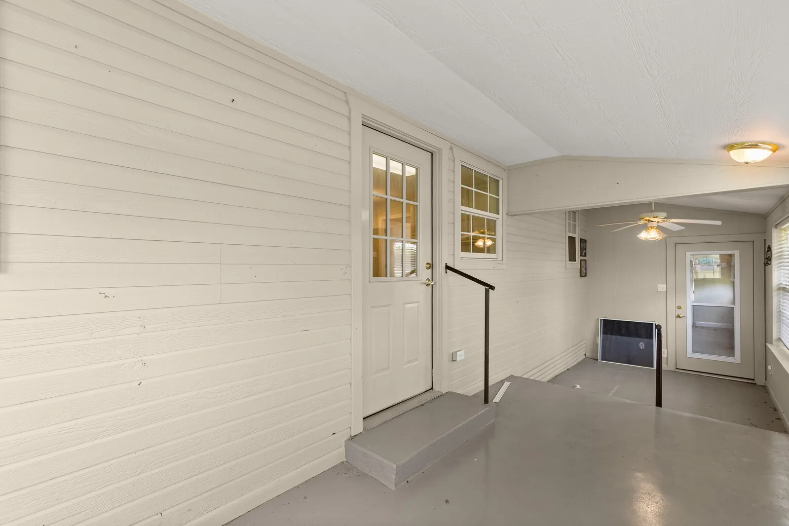Single Family Residence For Sale in Bosque County , 589 County Road 4150, Clifton, Texas 76634, 3 Bedroom, 3 Bathroom, 2 Garage spaces, 2,244 Sqft, built in 1945, mls#21237805, Real Estate Agent in Clifton, Homes For Sale in Bosque county, Homes For Sale in Clifton, Realtor in Clifton Texas, Real Estate Brokerage Independent Realty Texas, Luminita Cordes Realtor