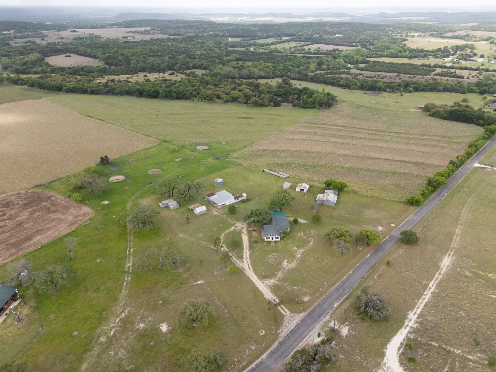 Single Family Residence For Sale in Bosque County , 589 County Road 4150, Clifton, Texas 76634, 3 Bedroom, 3 Bathroom, 2 Garage spaces, 2,244 Sqft, built in 1945, mls#21237805, Real Estate Agent in Clifton, Homes For Sale in Bosque county, Homes For Sale in Clifton, Realtor in Clifton Texas, Real Estate Brokerage Independent Realty Texas, Luminita Cordes Realtor
