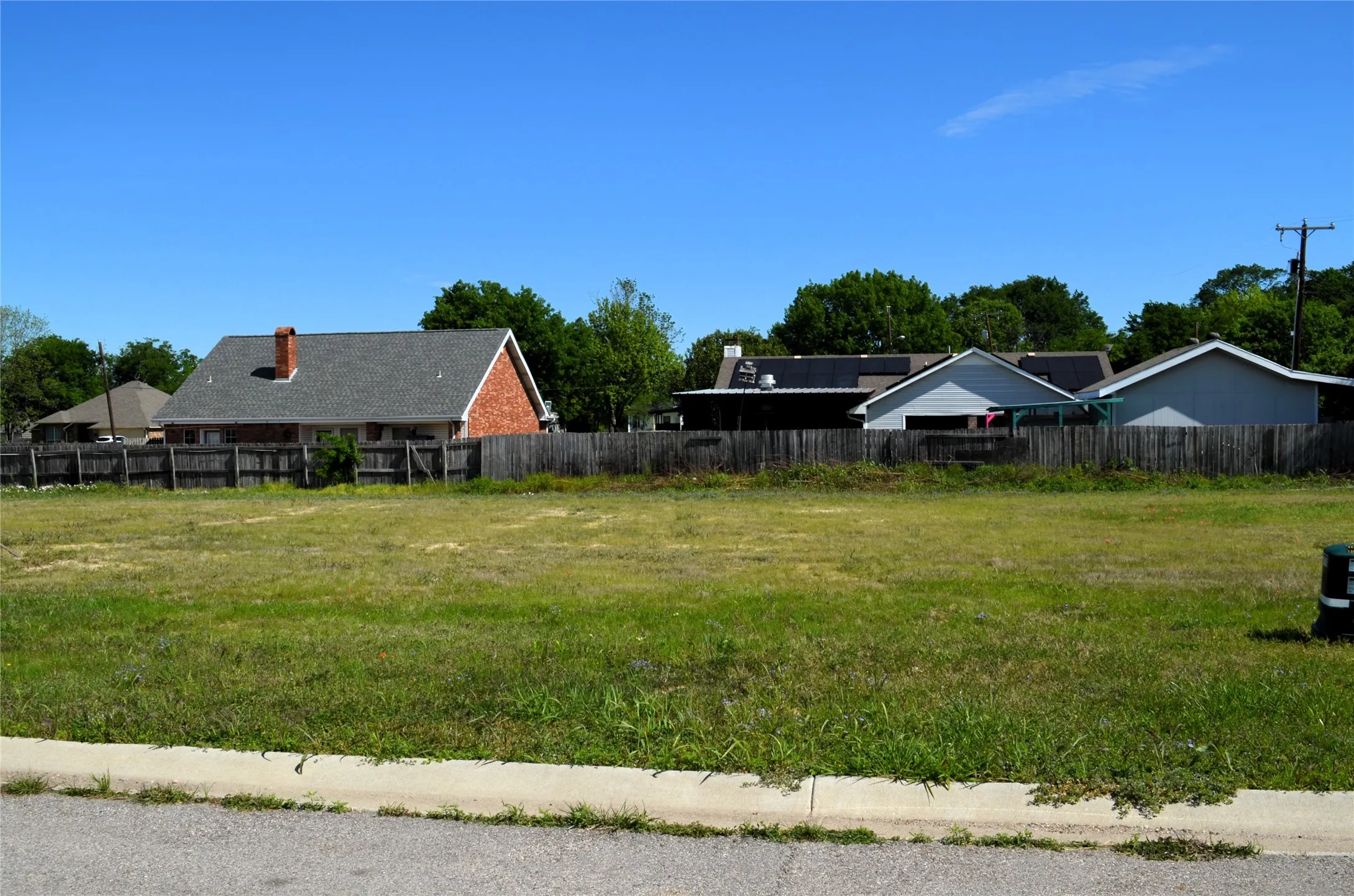 Unimproved Land For Sale in Kaufman County , 304 Preston Road, Mabank, Texas 75147, 0, 0, Garage spaces, 0 Sqft, built in 0, mls#21237810, Real Estate Agent in Mabank, Homes For Sale in Kaufman county, Homes For Sale in Mabank, Realtor in Mabank Texas, Real Estate Brokerage Independent Realty Texas, Luminita Cordes Realtor
