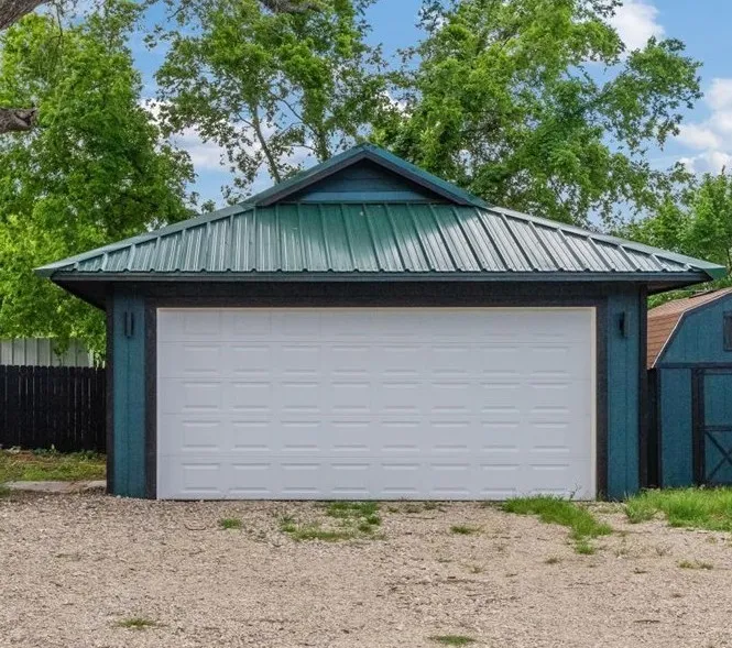 Mobile Home For Sale in Parker County , 211 Kickapoo Trail, Weatherford, Texas 76087, 5 Bedroom, 2 Bathroom, 2 Garage spaces, 1,459 Sqft, built in 1997, mls#21232173, Real Estate Agent in Weatherford, Homes For Sale in Parker county, Homes For Sale in Weatherford, Realtor in Weatherford Texas, Real Estate Brokerage Independent Realty Texas, Luminita Cordes Realtor
