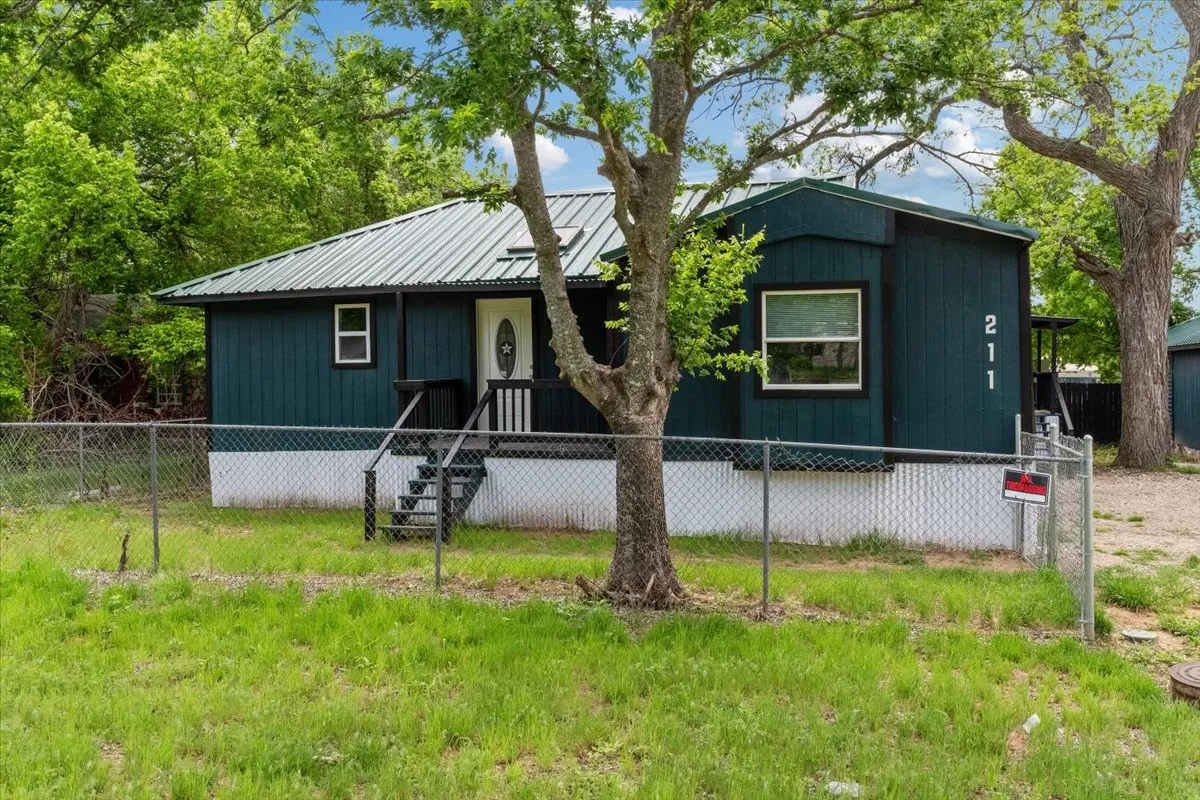 Front entry for 2-bedroom side