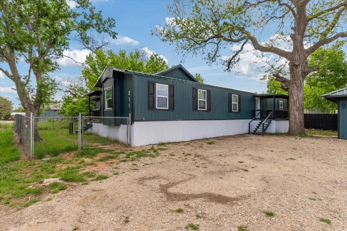 Side entry for 3-bedroom side