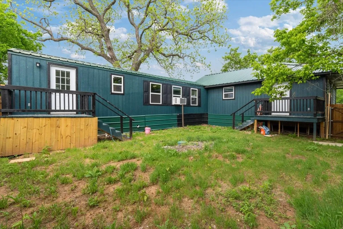 Mobile Home For Sale in Parker County , 211 Kickapoo Trail, Weatherford, Texas 76087, 5 Bedroom, 2 Bathroom, 2 Garage spaces, 1,459 Sqft, built in 1997, mls#21232173, Real Estate Agent in Weatherford, Homes For Sale in Parker county, Homes For Sale in Weatherford, Realtor in Weatherford Texas, Real Estate Brokerage Independent Realty Texas, Luminita Cordes Realtor