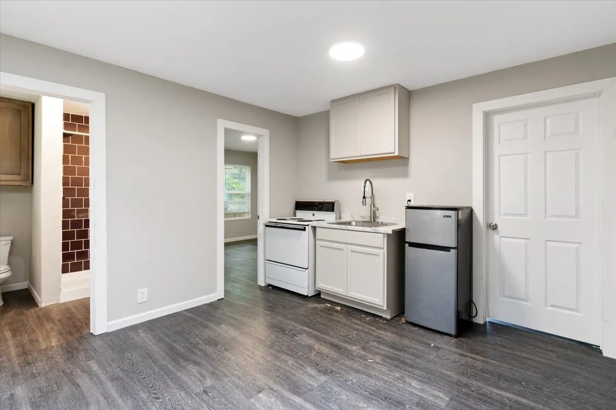 Mobile Home For Sale in Parker County , 211 Kickapoo Trail, Weatherford, Texas 76087, 5 Bedroom, 2 Bathroom, 2 Garage spaces, 1,459 Sqft, built in 1997, mls#21232173, Real Estate Agent in Weatherford, Homes For Sale in Parker county, Homes For Sale in Weatherford, Realtor in Weatherford Texas, Real Estate Brokerage Independent Realty Texas, Luminita Cordes Realtor