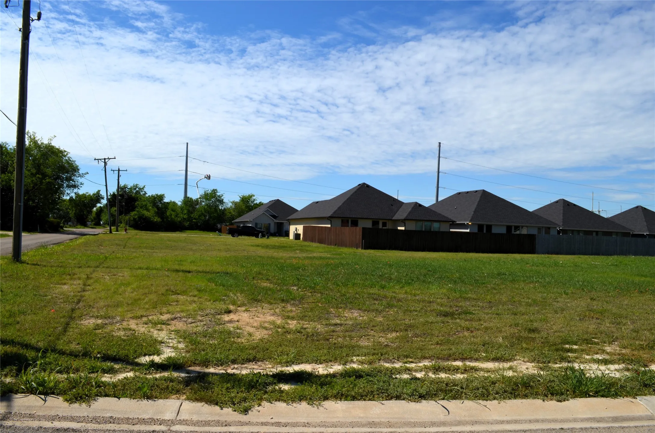 Unimproved Land For Sale in Kaufman County , 303 Preston Road, Mabank, Texas 75147, 0, 0, Garage spaces, 0 Sqft, built in 0, mls#21237824, Real Estate Agent in Mabank, Homes For Sale in Kaufman county, Homes For Sale in Mabank, Realtor in Mabank Texas, Real Estate Brokerage Independent Realty Texas, Luminita Cordes Realtor