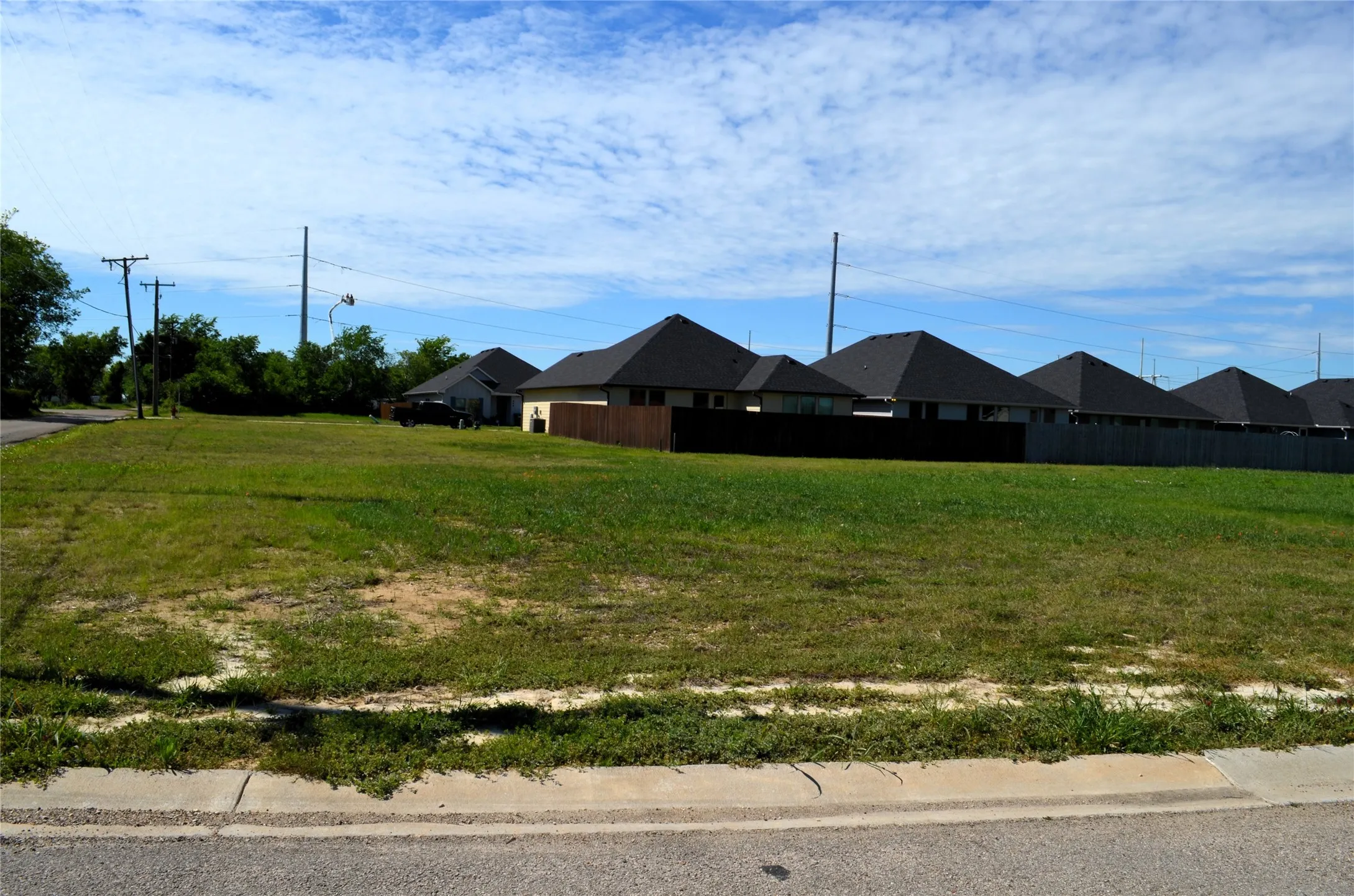 Unimproved Land For Sale in Kaufman County , 303 Preston Road, Mabank, Texas 75147, 0, 0, Garage spaces, 0 Sqft, built in 0, mls#21237824, Real Estate Agent in Mabank, Homes For Sale in Kaufman county, Homes For Sale in Mabank, Realtor in Mabank Texas, Real Estate Brokerage Independent Realty Texas, Luminita Cordes Realtor
