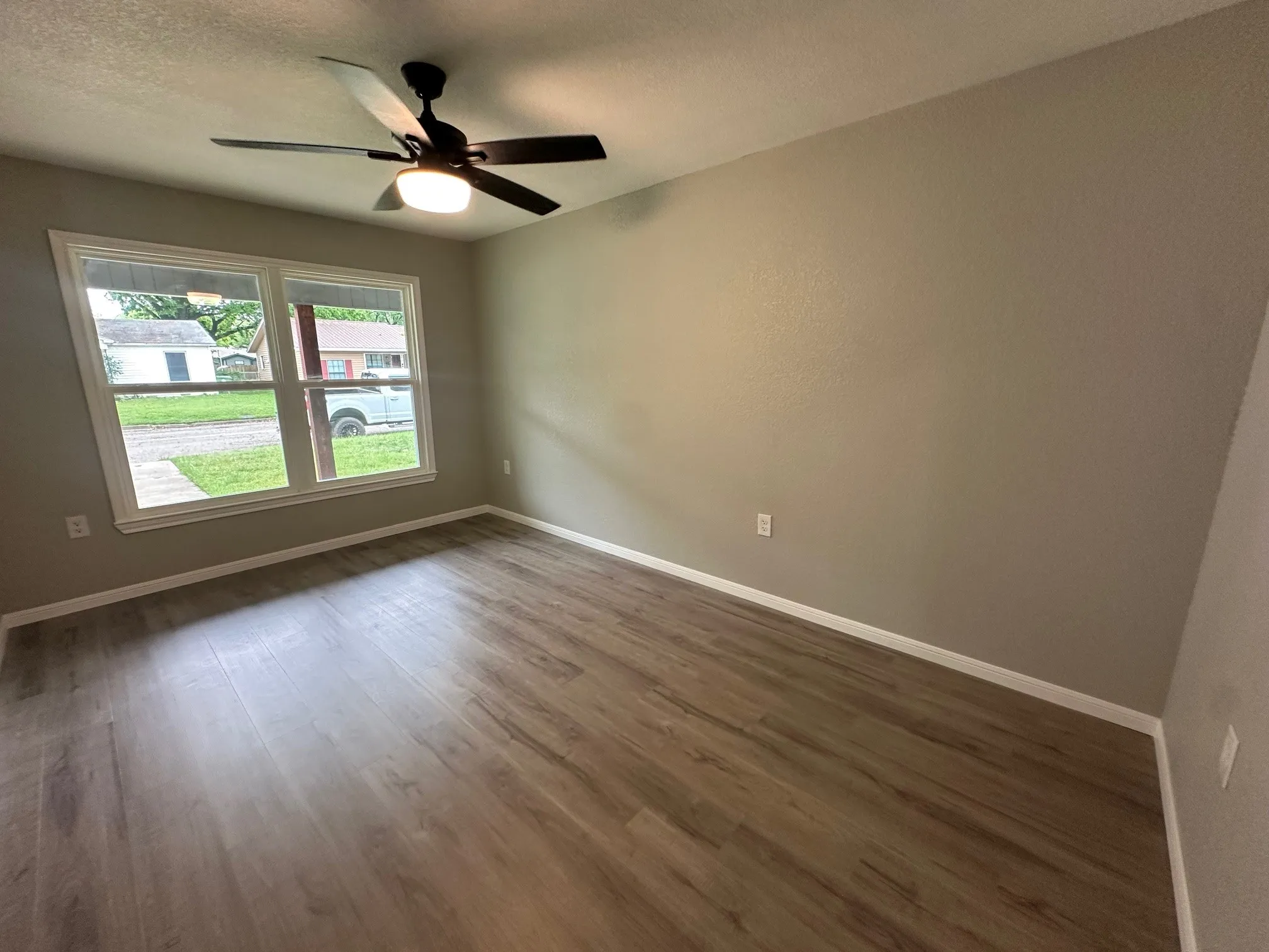 Single Family Residence For Sale in Mc Lennan County , 3401 Windsor Avenue, Waco, Texas 76708, 3 Bedroom, 1 Bathroom, 2 Garage spaces, 1,416 Sqft, built in 1952, mls#21237740, Real Estate Agent in Waco, Homes For Sale in Mc Lennan county, Homes For Sale in Waco, Realtor in Waco Texas, Real Estate Brokerage Independent Realty Texas, Luminita Cordes Realtor