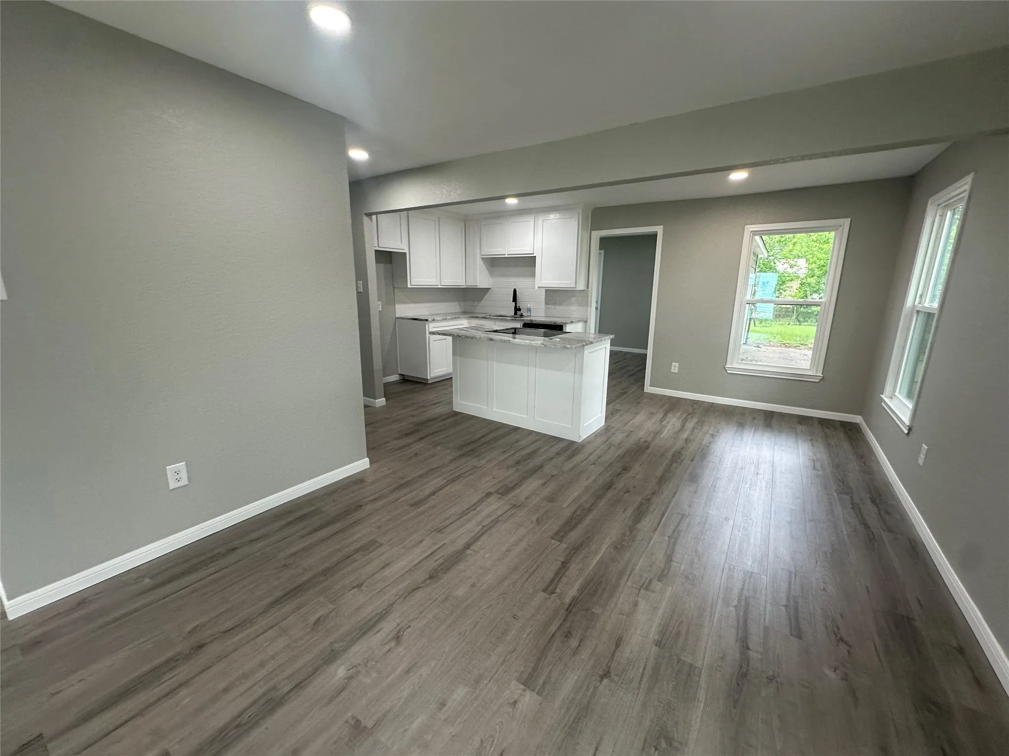 Single Family Residence For Sale in Mc Lennan County , 3401 Windsor Avenue, Waco, Texas 76708, 3 Bedroom, 1 Bathroom, 2 Garage spaces, 1,416 Sqft, built in 1952, mls#21237740, Real Estate Agent in Waco, Homes For Sale in Mc Lennan county, Homes For Sale in Waco, Realtor in Waco Texas, Real Estate Brokerage Independent Realty Texas, Luminita Cordes Realtor