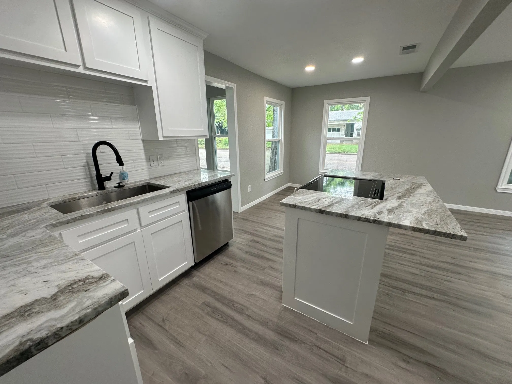 Single Family Residence For Sale in Mc Lennan County , 3401 Windsor Avenue, Waco, Texas 76708, 3 Bedroom, 1 Bathroom, 2 Garage spaces, 1,416 Sqft, built in 1952, mls#21237740, Real Estate Agent in Waco, Homes For Sale in Mc Lennan county, Homes For Sale in Waco, Realtor in Waco Texas, Real Estate Brokerage Independent Realty Texas, Luminita Cordes Realtor