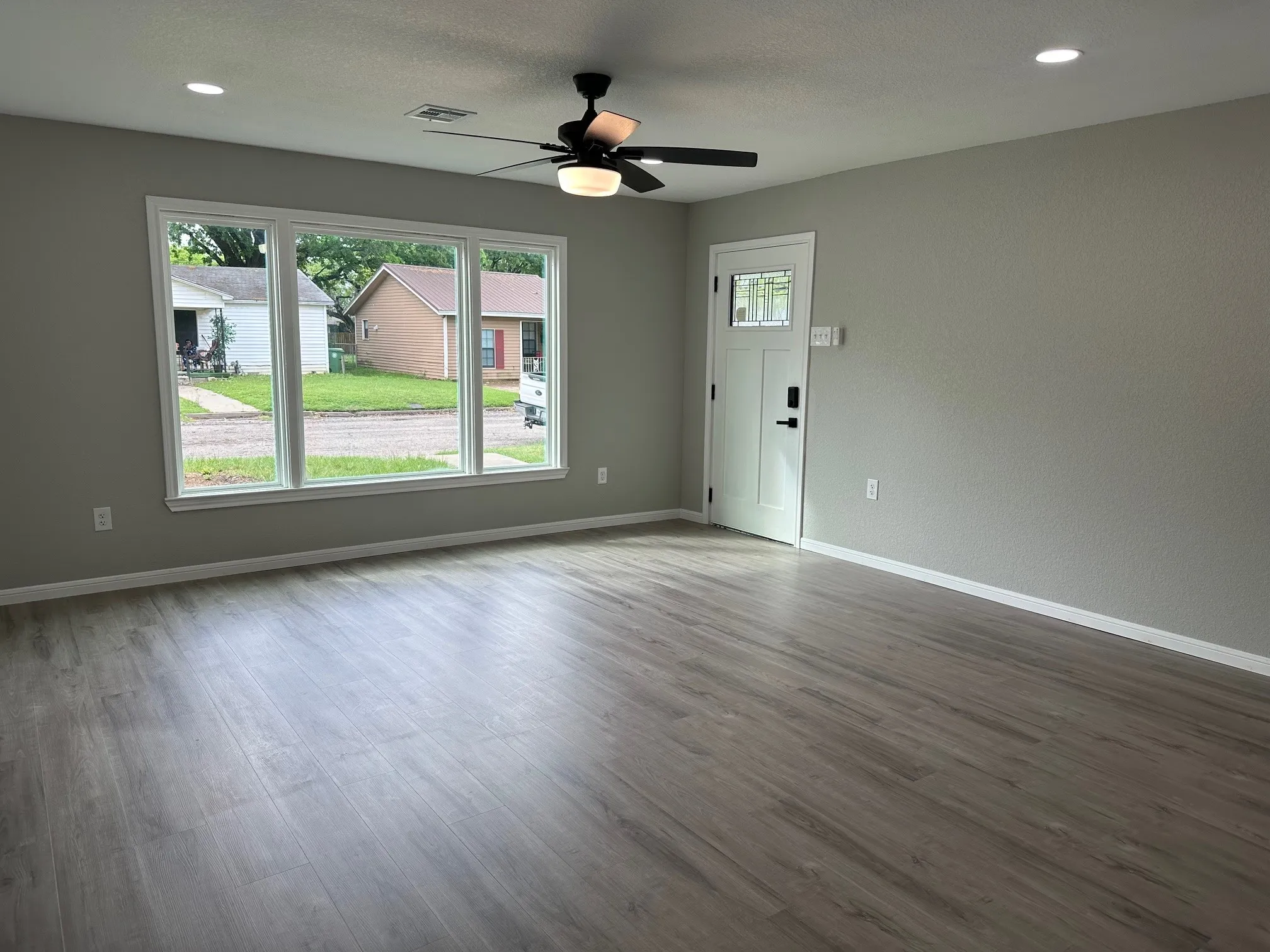 Single Family Residence For Sale in Mc Lennan County , 3401 Windsor Avenue, Waco, Texas 76708, 3 Bedroom, 1 Bathroom, 2 Garage spaces, 1,416 Sqft, built in 1952, mls#21237740, Real Estate Agent in Waco, Homes For Sale in Mc Lennan county, Homes For Sale in Waco, Realtor in Waco Texas, Real Estate Brokerage Independent Realty Texas, Luminita Cordes Realtor