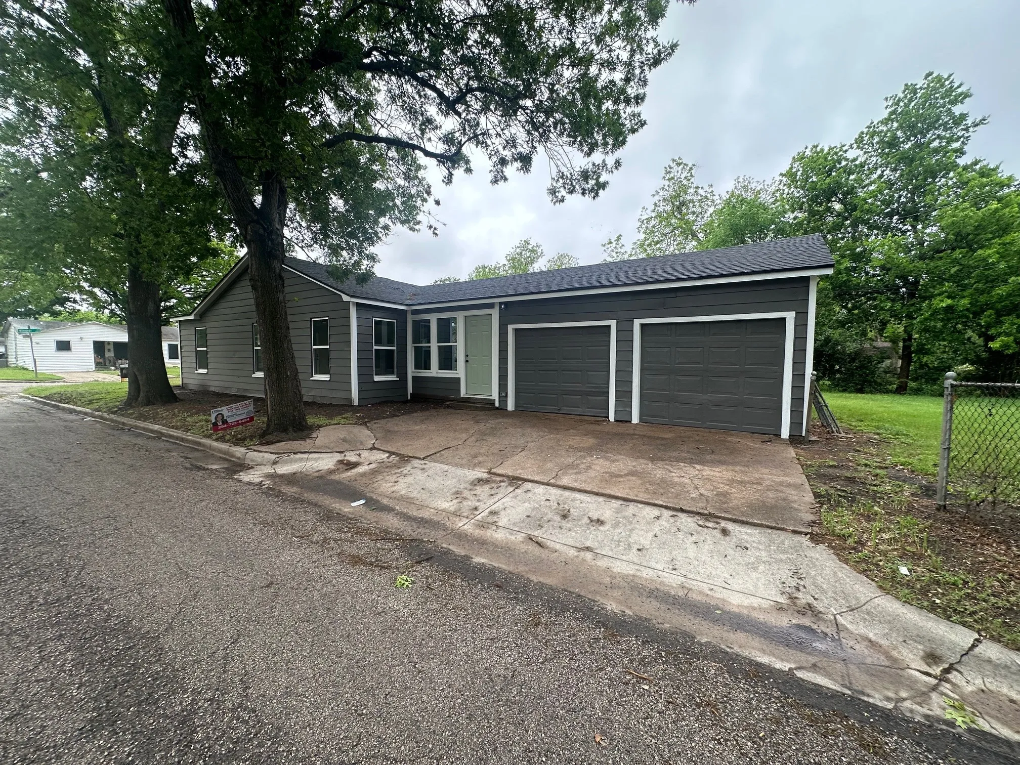 Single Family Residence For Sale in Mc Lennan County , 3401 Windsor Avenue, Waco, Texas 76708, 3 Bedroom, 1 Bathroom, 2 Garage spaces, 1,416 Sqft, built in 1952, mls#21237740, Real Estate Agent in Waco, Homes For Sale in Mc Lennan county, Homes For Sale in Waco, Realtor in Waco Texas, Real Estate Brokerage Independent Realty Texas, Luminita Cordes Realtor