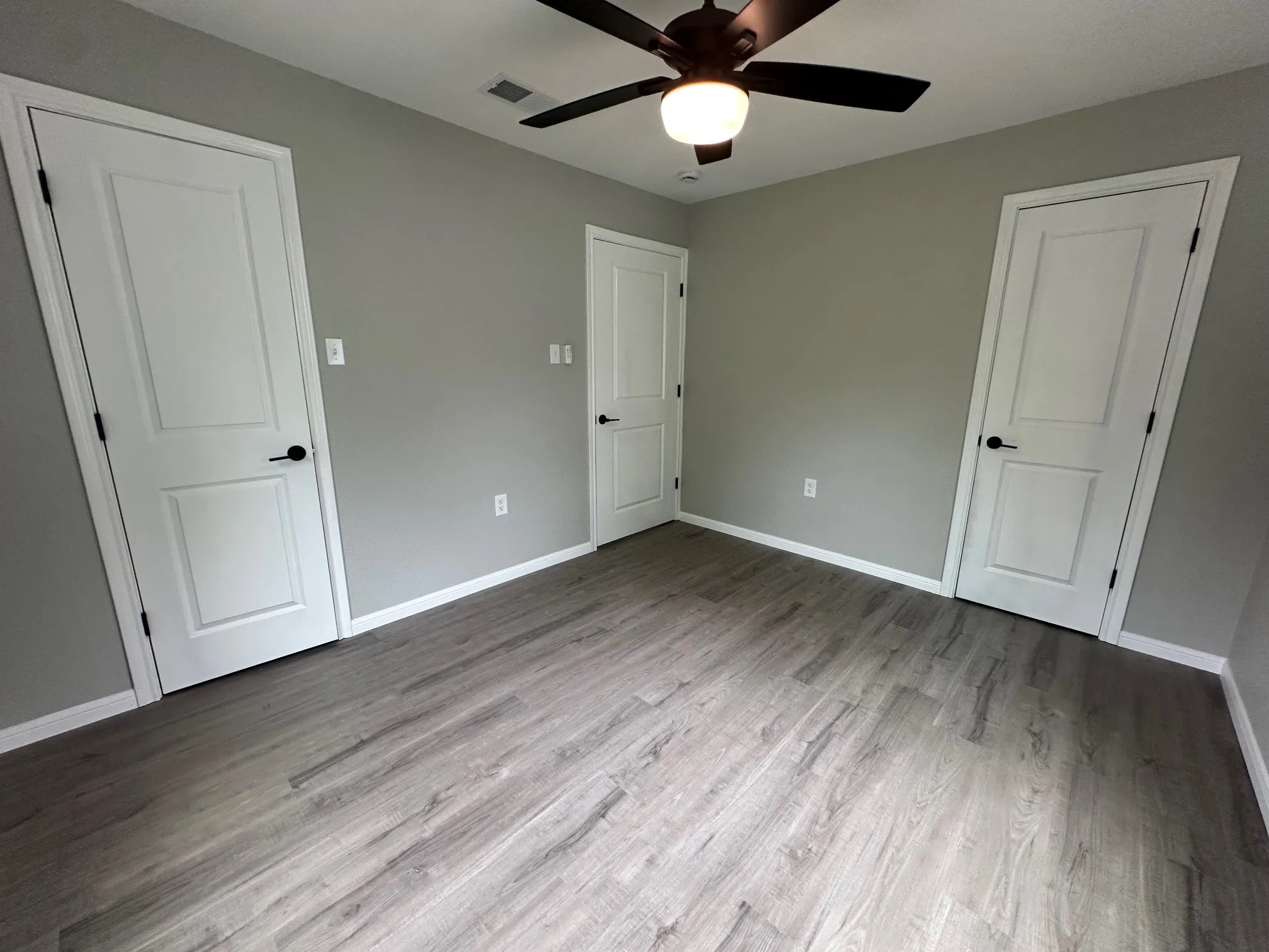 Single Family Residence For Sale in Mc Lennan County , 3401 Windsor Avenue, Waco, Texas 76708, 3 Bedroom, 1 Bathroom, 2 Garage spaces, 1,416 Sqft, built in 1952, mls#21237740, Real Estate Agent in Waco, Homes For Sale in Mc Lennan county, Homes For Sale in Waco, Realtor in Waco Texas, Real Estate Brokerage Independent Realty Texas, Luminita Cordes Realtor