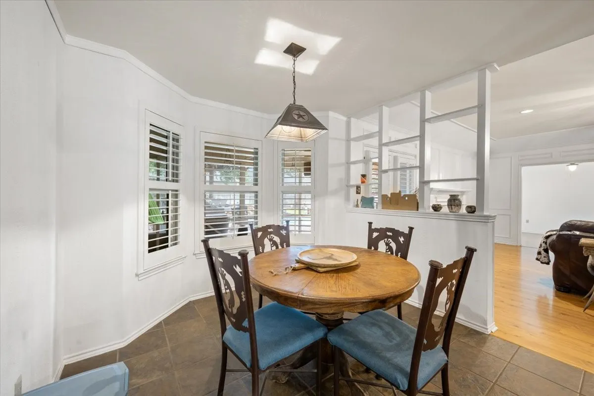 Single Family Residence For Sale in Tarrant County , 8325 Crosswind Drive, Fort Worth, Texas 76179, 4 Bedroom, 3 Bathroom, 2 Garage spaces, 2,052 Sqft, built in 1987, Preowned, mls#21235551, Real Estate Agent in Fort Worth, Homes For Sale in Tarrant county, Homes For Sale in Fort Worth, Realtor in Fort Worth Texas, Real Estate Brokerage Independent Realty Texas, Luminita Cordes Realtor