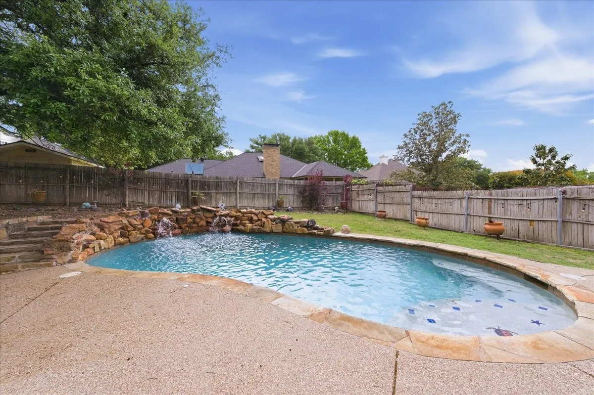 Single Family Residence For Sale in Tarrant County , 8325 Crosswind Drive, Fort Worth, Texas 76179, 4 Bedroom, 3 Bathroom, 2 Garage spaces, 2,052 Sqft, built in 1987, Preowned, mls#21235551, Real Estate Agent in Fort Worth, Homes For Sale in Tarrant county, Homes For Sale in Fort Worth, Realtor in Fort Worth Texas, Real Estate Brokerage Independent Realty Texas, Luminita Cordes Realtor