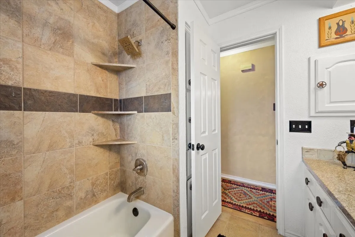 Single Family Residence For Sale in Tarrant County , 8325 Crosswind Drive, Fort Worth, Texas 76179, 4 Bedroom, 3 Bathroom, 2 Garage spaces, 2,052 Sqft, built in 1987, Preowned, mls#21235551, Real Estate Agent in Fort Worth, Homes For Sale in Tarrant county, Homes For Sale in Fort Worth, Realtor in Fort Worth Texas, Real Estate Brokerage Independent Realty Texas, Luminita Cordes Realtor