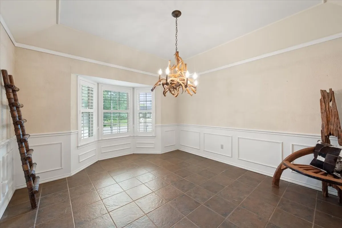 Single Family Residence For Sale in Tarrant County , 8325 Crosswind Drive, Fort Worth, Texas 76179, 4 Bedroom, 3 Bathroom, 2 Garage spaces, 2,052 Sqft, built in 1987, Preowned, mls#21235551, Real Estate Agent in Fort Worth, Homes For Sale in Tarrant county, Homes For Sale in Fort Worth, Realtor in Fort Worth Texas, Real Estate Brokerage Independent Realty Texas, Luminita Cordes Realtor