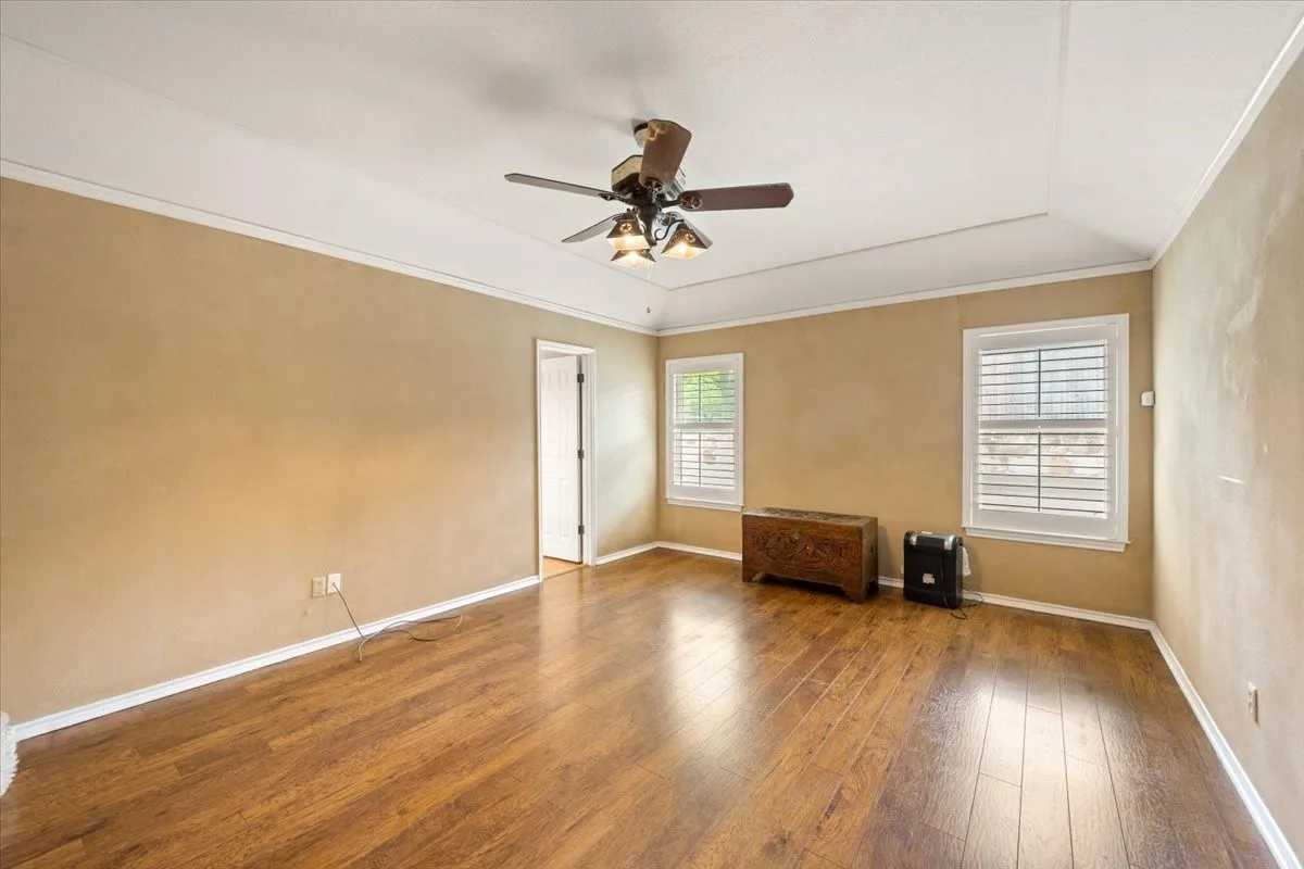 Single Family Residence For Sale in Tarrant County , 8325 Crosswind Drive, Fort Worth, Texas 76179, 4 Bedroom, 3 Bathroom, 2 Garage spaces, 2,052 Sqft, built in 1987, Preowned, mls#21235551, Real Estate Agent in Fort Worth, Homes For Sale in Tarrant county, Homes For Sale in Fort Worth, Realtor in Fort Worth Texas, Real Estate Brokerage Independent Realty Texas, Luminita Cordes Realtor