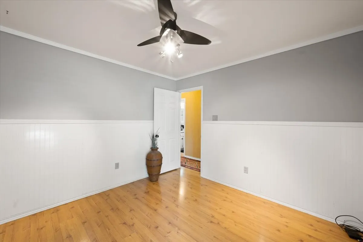 Single Family Residence For Sale in Tarrant County , 8325 Crosswind Drive, Fort Worth, Texas 76179, 4 Bedroom, 3 Bathroom, 2 Garage spaces, 2,052 Sqft, built in 1987, Preowned, mls#21235551, Real Estate Agent in Fort Worth, Homes For Sale in Tarrant county, Homes For Sale in Fort Worth, Realtor in Fort Worth Texas, Real Estate Brokerage Independent Realty Texas, Luminita Cordes Realtor