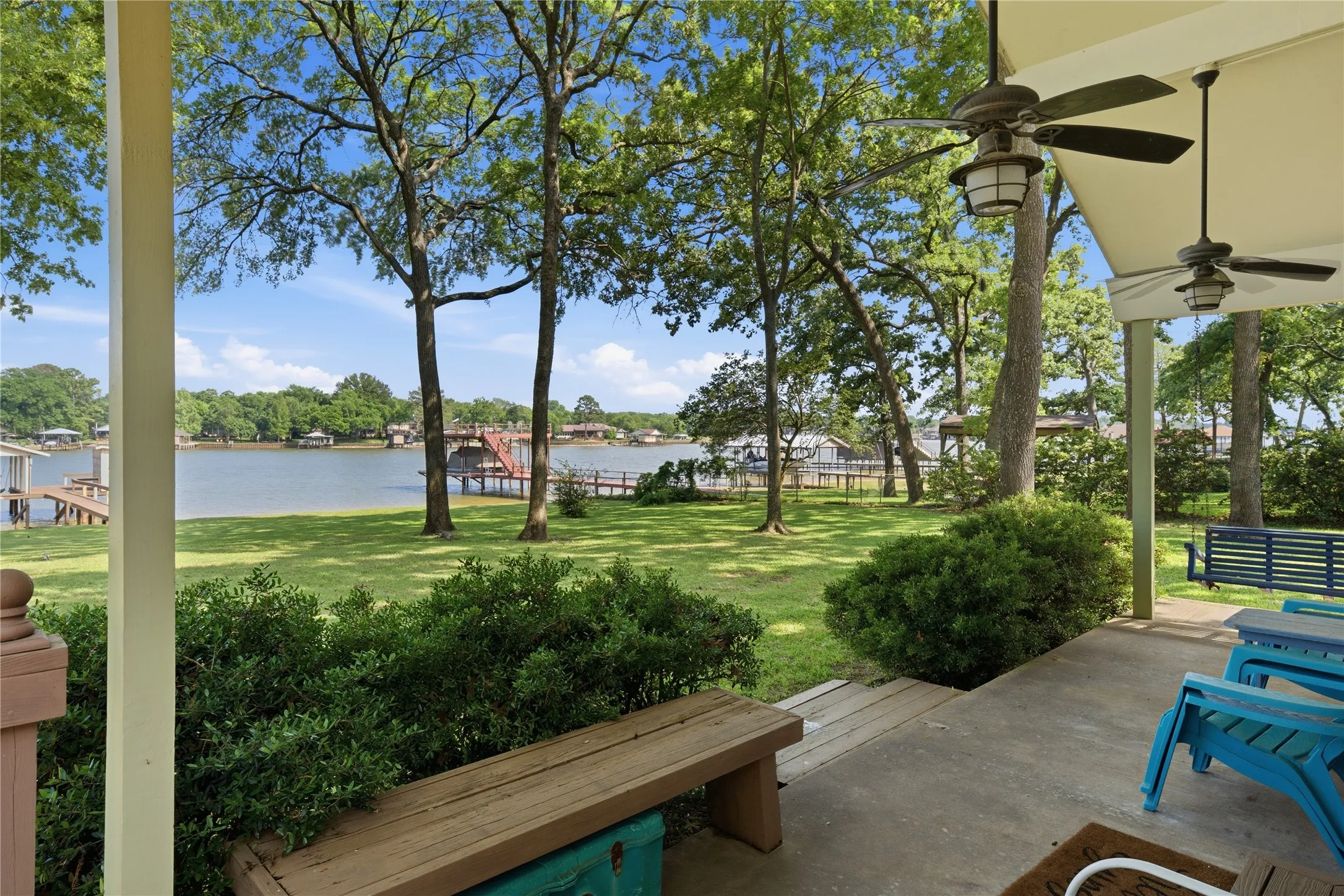 Single Family Residence For Sale in Henderson County , 116 Camino Robles Street, Gun Barrel City, Texas 75156, 3 Bedroom, 3 Bathroom, 2 Garage spaces, 1,872 Sqft, built in 1983, Preowned, mls#21237880, Real Estate Agent in Gun Barrel City, Homes For Sale in Henderson county, Homes For Sale in Gun Barrel City, Realtor in Gun Barrel City Texas, Real Estate Brokerage Independent Realty Texas, Luminita Cordes Realtor