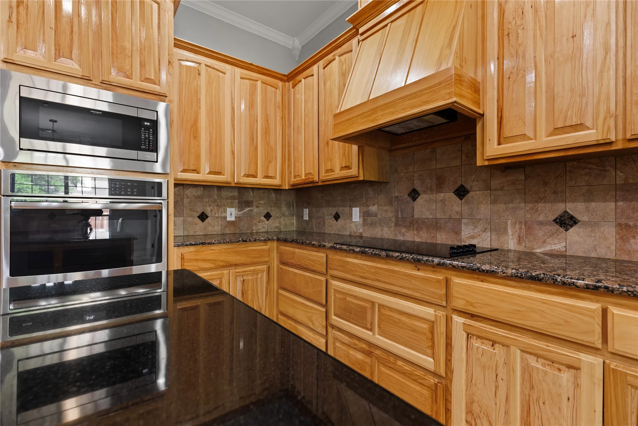Single Family Residence For Sale in Mc Lennan County , 937 Queen Elizabeth Drive, Mc Gregor, Texas 76657, 4 Bedroom, 3 Bathroom, 3 Garage spaces, 2,919 Sqft, built in 2006, Preowned, mls#21237832, Real Estate Agent in Mc Gregor, Homes For Sale in Mc Lennan county, Homes For Sale in Mc Gregor, Realtor in Mc Gregor Texas, Real Estate Brokerage Independent Realty Texas, Luminita Cordes Realtor