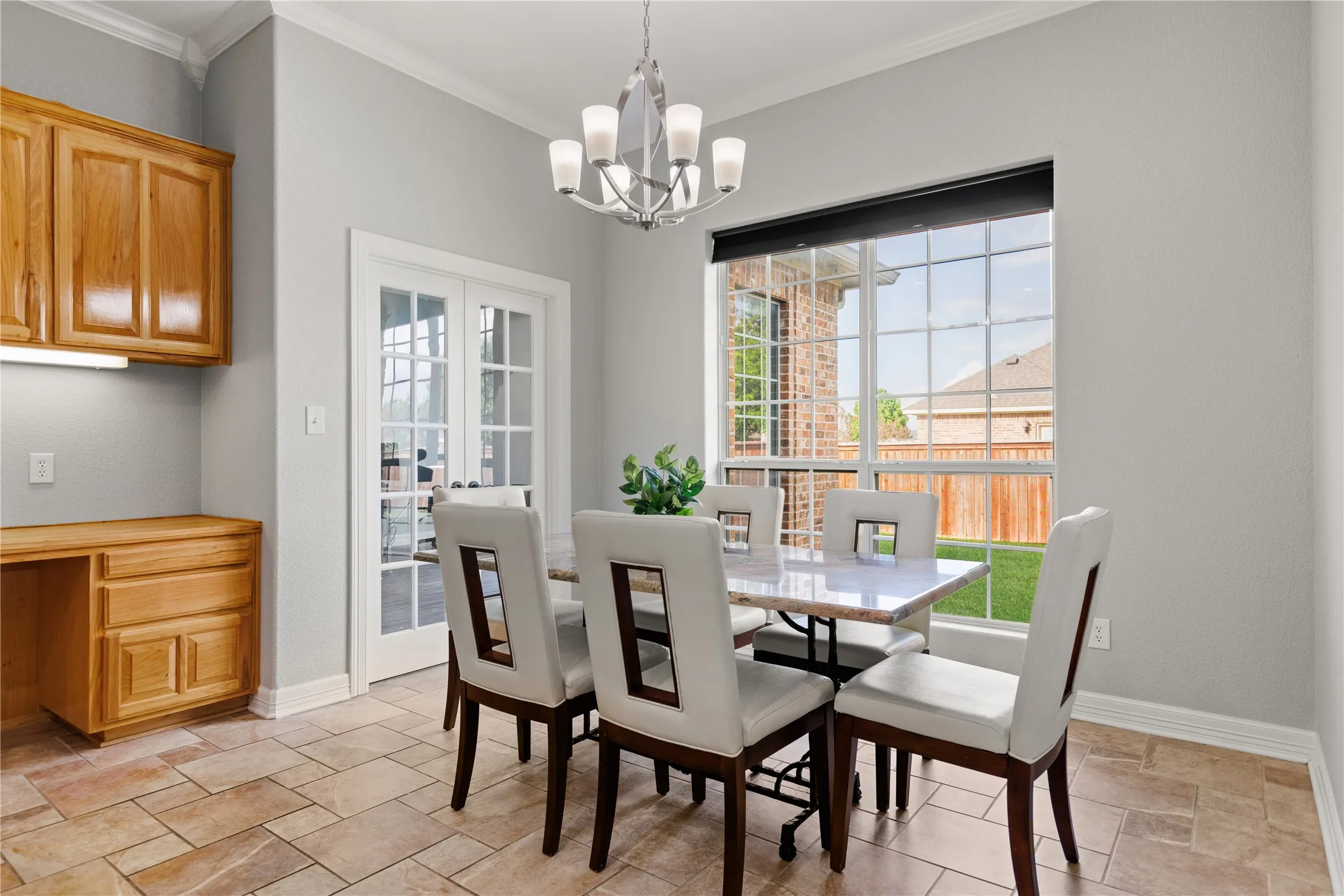 2nd Dining area/Breakfast area