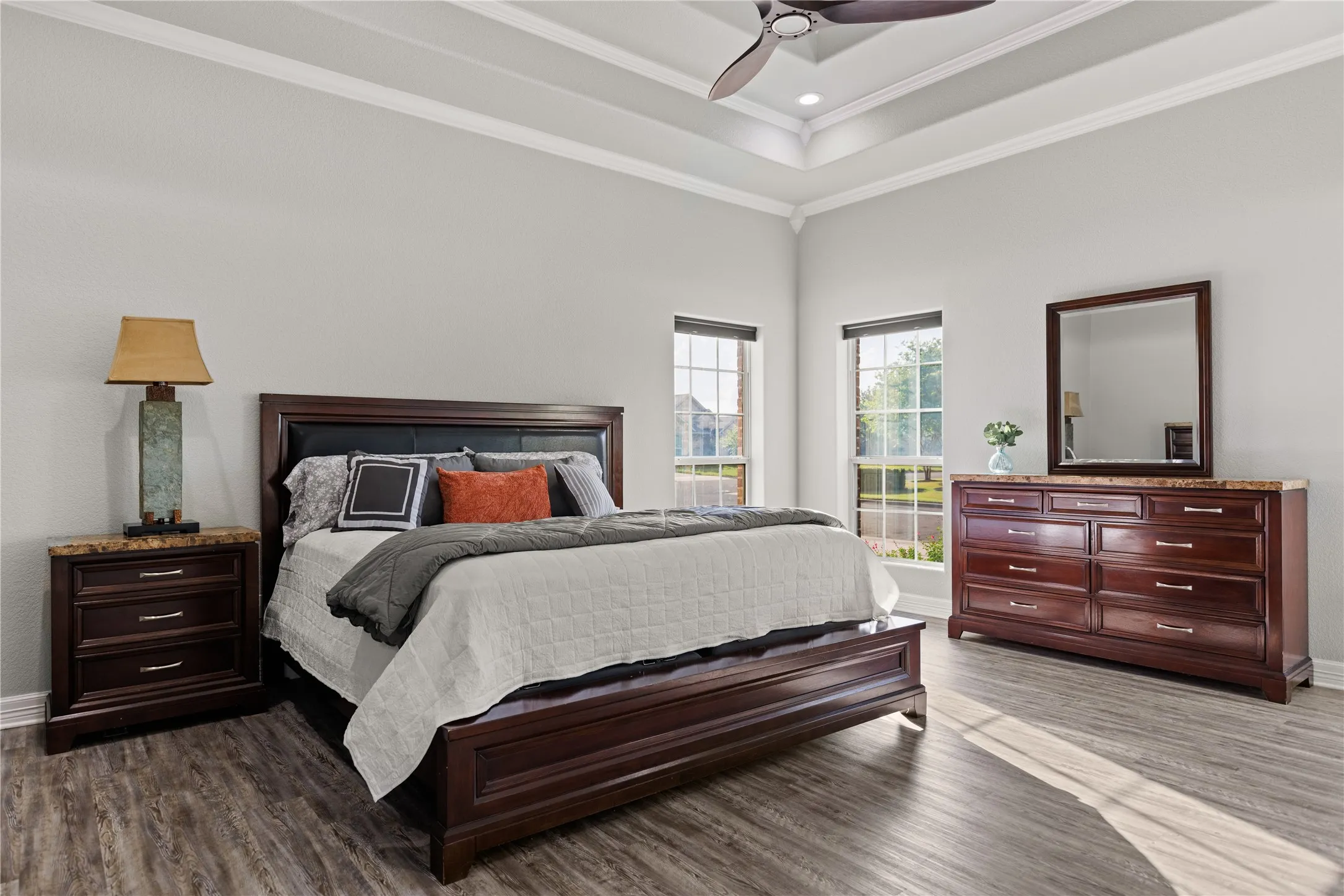 Single Family Residence For Sale in Mc Lennan County , 937 Queen Elizabeth Drive, Mc Gregor, Texas 76657, 4 Bedroom, 3 Bathroom, 3 Garage spaces, 2,919 Sqft, built in 2006, Preowned, mls#21237832, Real Estate Agent in Mc Gregor, Homes For Sale in Mc Lennan county, Homes For Sale in Mc Gregor, Realtor in Mc Gregor Texas, Real Estate Brokerage Independent Realty Texas, Luminita Cordes Realtor