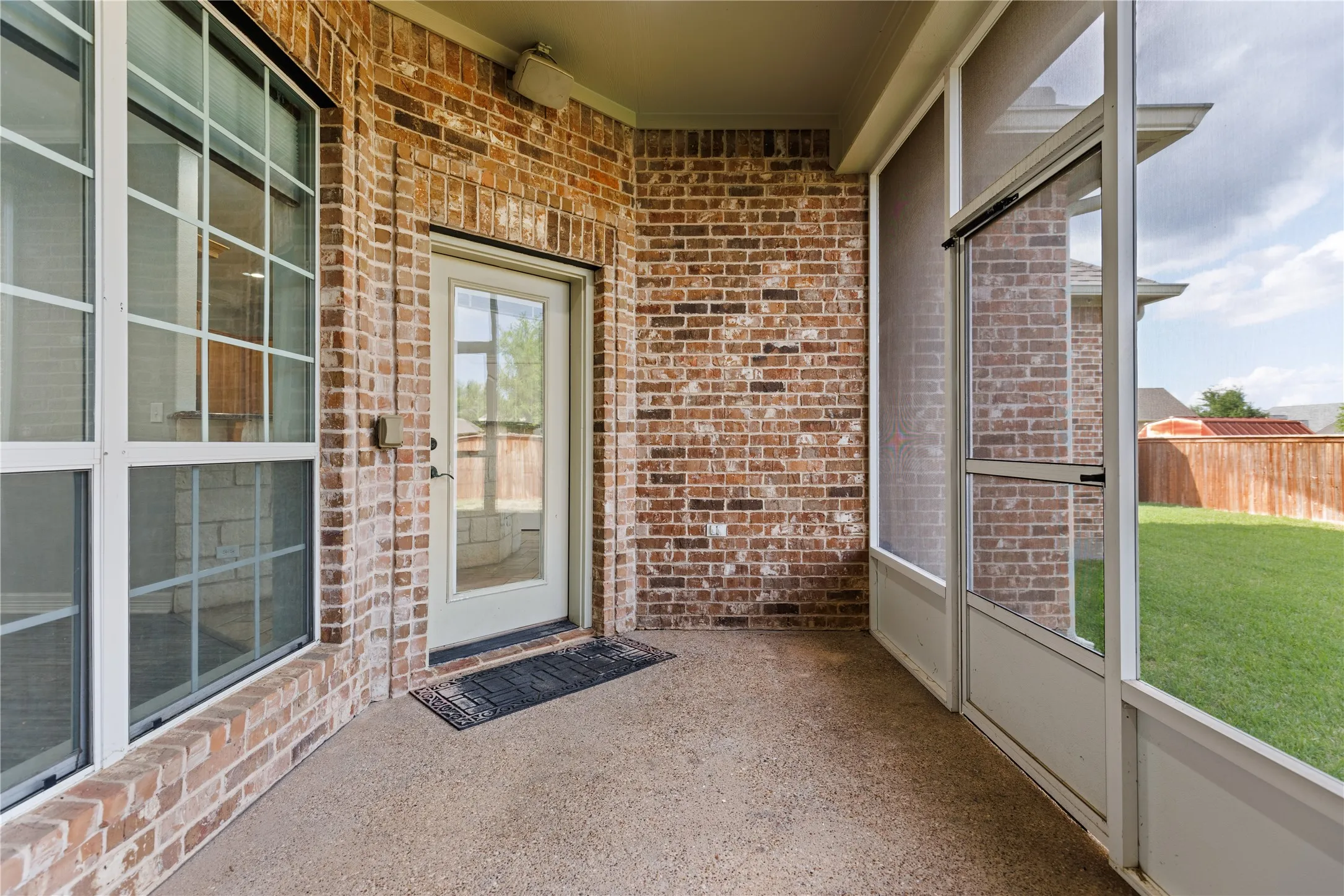 Single Family Residence For Sale in Mc Lennan County , 937 Queen Elizabeth Drive, Mc Gregor, Texas 76657, 4 Bedroom, 3 Bathroom, 3 Garage spaces, 2,919 Sqft, built in 2006, Preowned, mls#21237832, Real Estate Agent in Mc Gregor, Homes For Sale in Mc Lennan county, Homes For Sale in Mc Gregor, Realtor in Mc Gregor Texas, Real Estate Brokerage Independent Realty Texas, Luminita Cordes Realtor