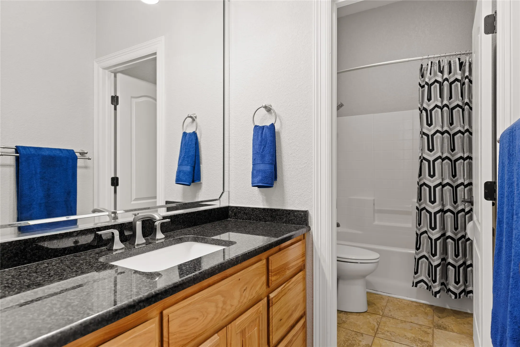 Single Family Residence For Sale in Mc Lennan County , 937 Queen Elizabeth Drive, Mc Gregor, Texas 76657, 4 Bedroom, 3 Bathroom, 3 Garage spaces, 2,919 Sqft, built in 2006, Preowned, mls#21237832, Real Estate Agent in Mc Gregor, Homes For Sale in Mc Lennan county, Homes For Sale in Mc Gregor, Realtor in Mc Gregor Texas, Real Estate Brokerage Independent Realty Texas, Luminita Cordes Realtor