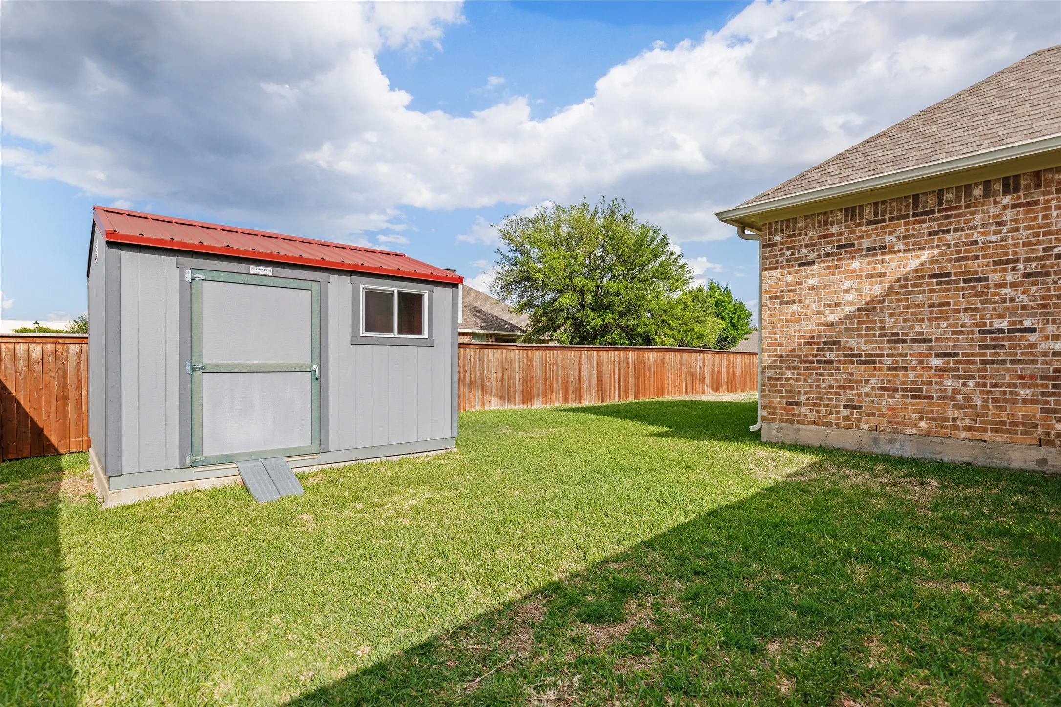 Single Family Residence For Sale in Mc Lennan County , 937 Queen Elizabeth Drive, Mc Gregor, Texas 76657, 4 Bedroom, 3 Bathroom, 3 Garage spaces, 2,919 Sqft, built in 2006, Preowned, mls#21237832, Real Estate Agent in Mc Gregor, Homes For Sale in Mc Lennan county, Homes For Sale in Mc Gregor, Realtor in Mc Gregor Texas, Real Estate Brokerage Independent Realty Texas, Luminita Cordes Realtor
