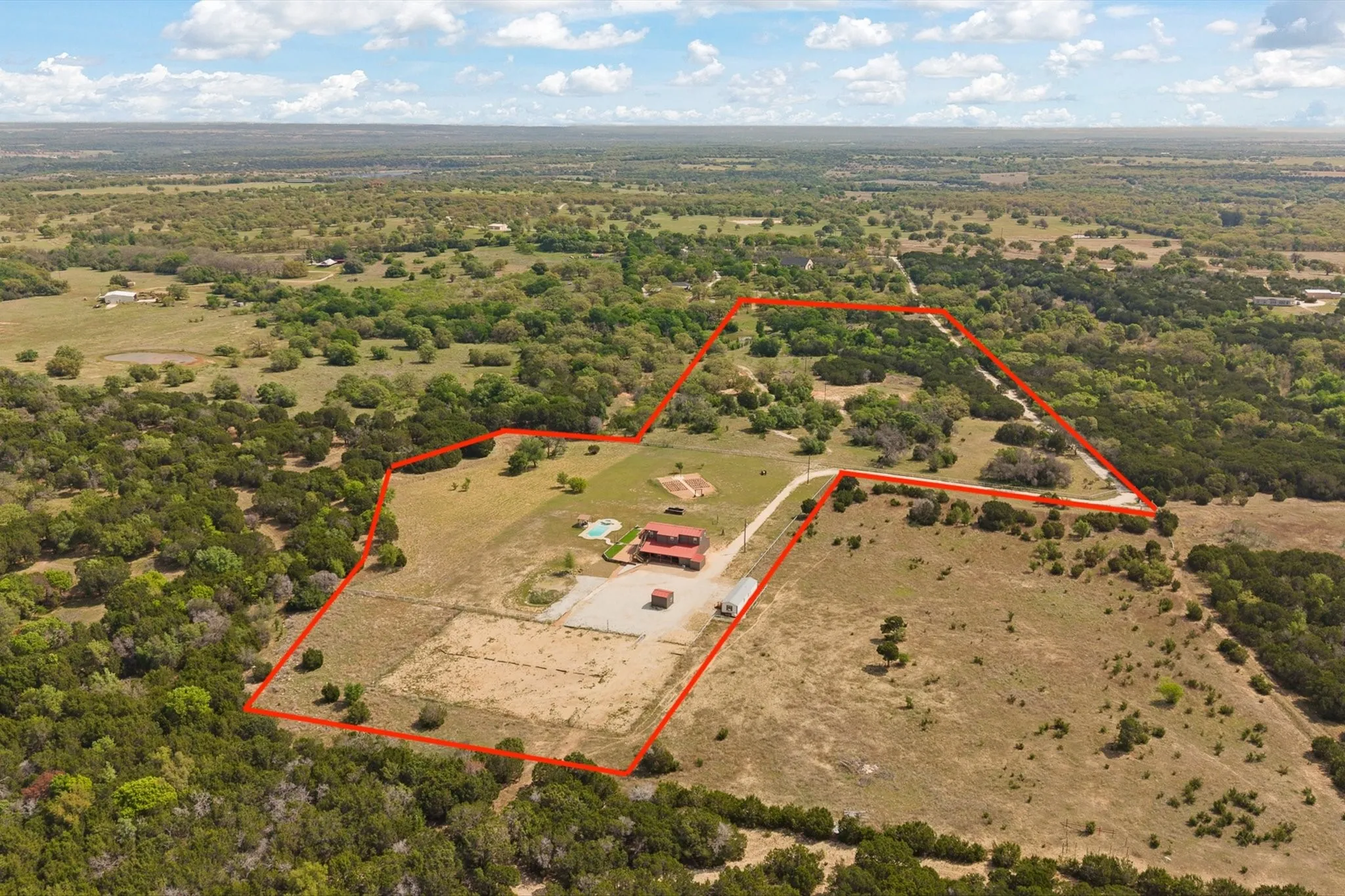 Single Family Residence For Sale in Bosque County , 3119 CR 2730, Glen Rose, Texas 76043, 2 Bedroom, 6 Bathroom, Garage spaces, 3,400 Sqft, built in 2017, Preowned, mls#21237913, Real Estate Agent in Glen Rose, Homes For Sale in Bosque county, Homes For Sale in Glen Rose, Realtor in Glen Rose Texas, Real Estate Brokerage Independent Realty Texas, Luminita Cordes Realtor