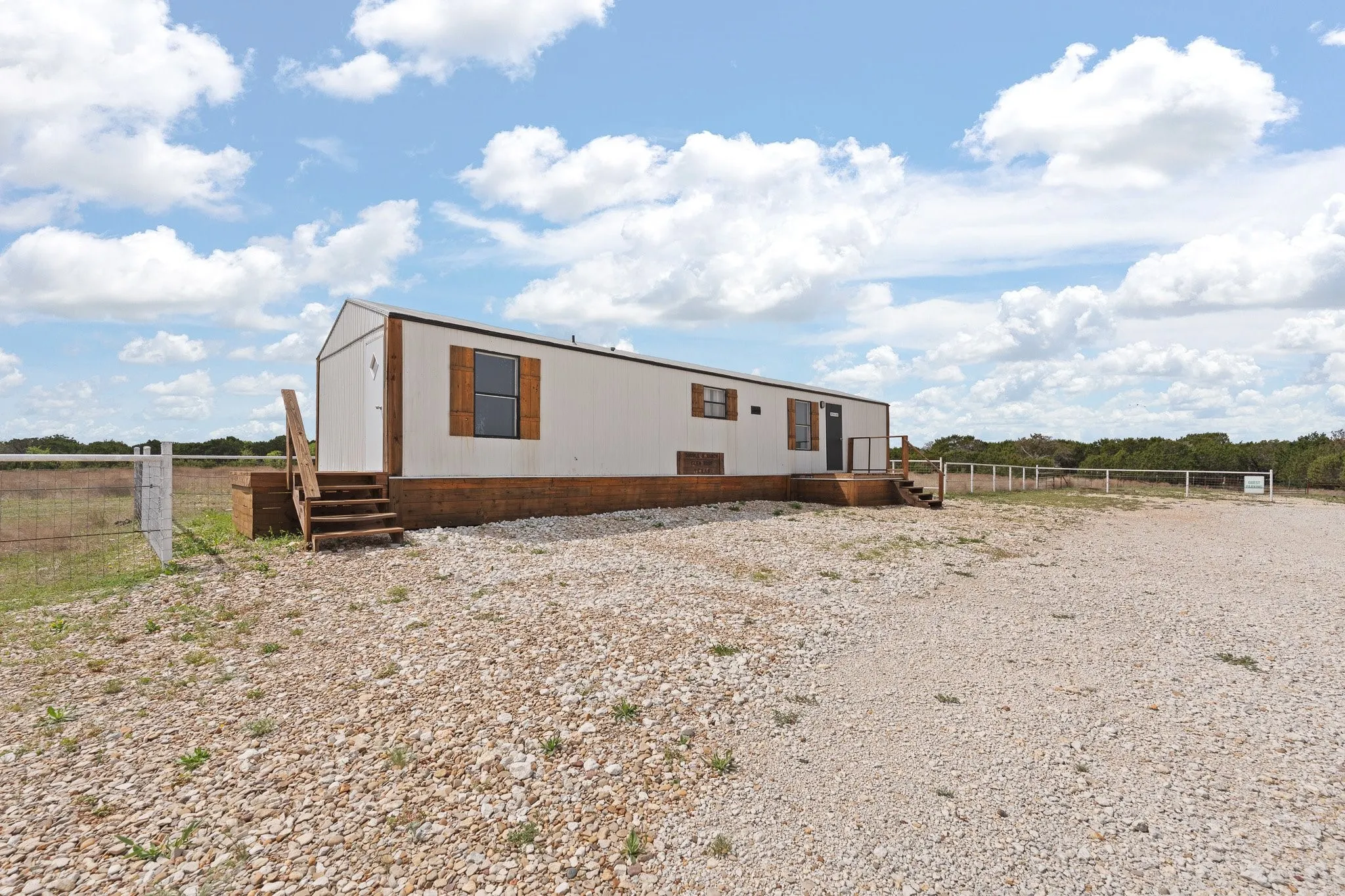 Single Family Residence For Sale in Bosque County , 3119 CR 2730, Glen Rose, Texas 76043, 2 Bedroom, 6 Bathroom, Garage spaces, 3,400 Sqft, built in 2017, Preowned, mls#21237913, Real Estate Agent in Glen Rose, Homes For Sale in Bosque county, Homes For Sale in Glen Rose, Realtor in Glen Rose Texas, Real Estate Brokerage Independent Realty Texas, Luminita Cordes Realtor